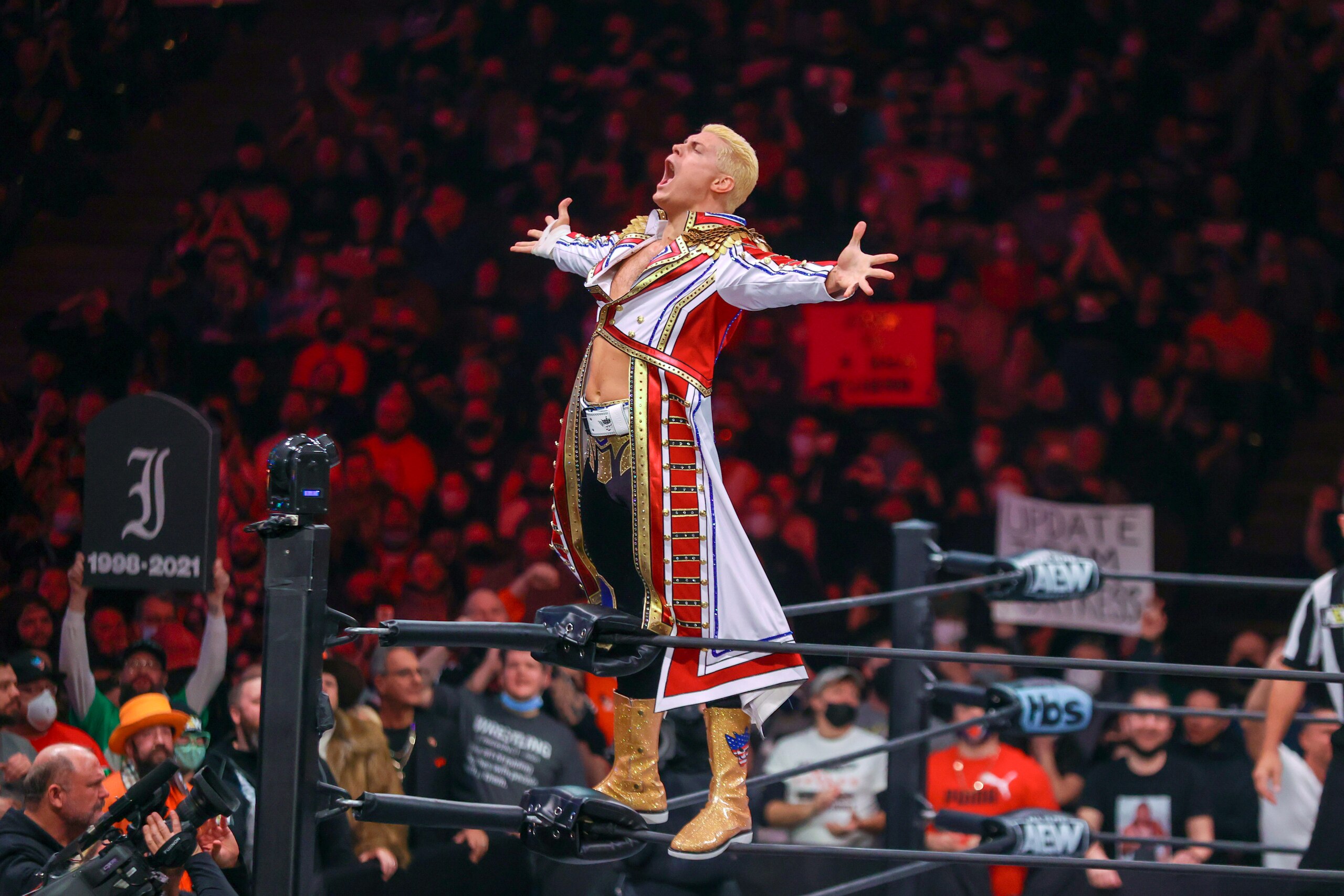 CLEVELAND, OH - JANUARY 26: Cody Rhodes is introduced during AEW Dynamite on January 26, 2022, at the Wolstein Center in Cleveland, OH. (Photo by Frank Jansky/Icon Sportswire via Getty Images) CLEVELAND, OH - JANUARY 26: Cody Rhodes is introduced during AEW Dynamite on January 26, 2022, at the Wolstein Center in Cleveland, OH. (Photo by Frank Jansky/Icon Sportswire via Getty Images)