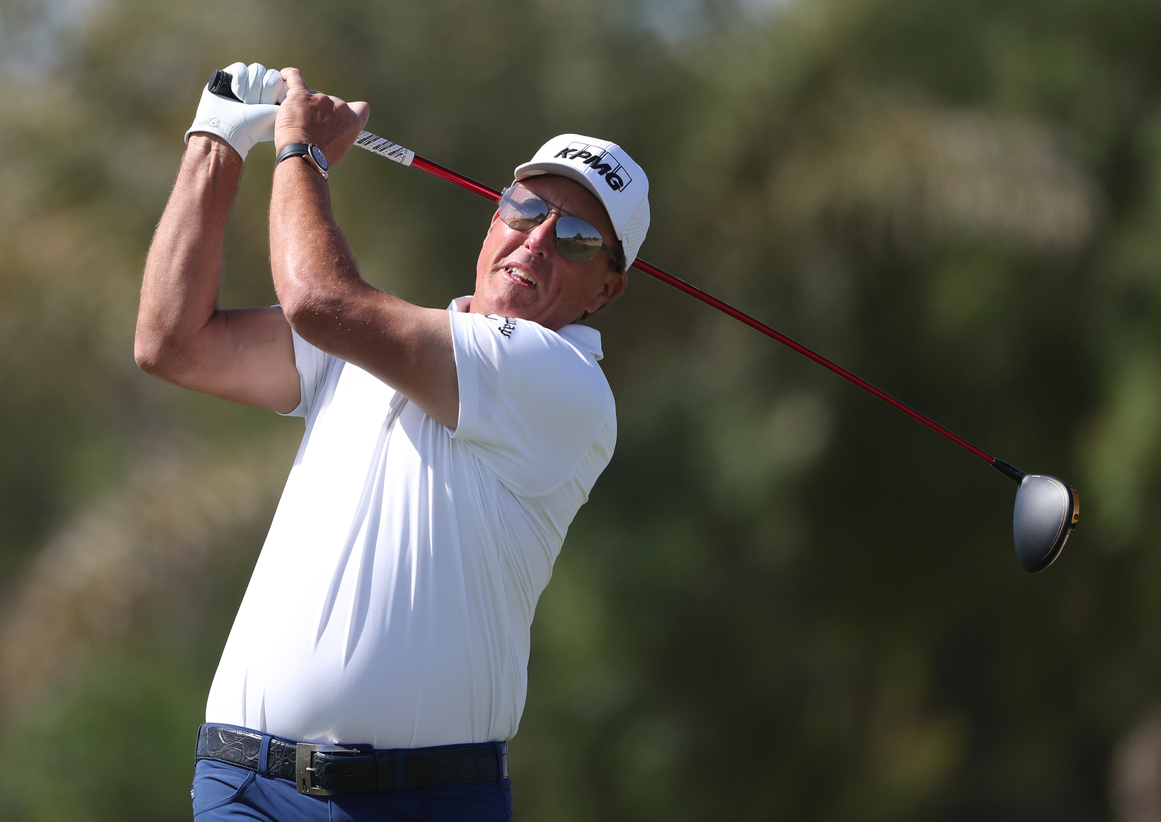 AL MUROOJ, SAUDI ARABIA - FEBRUARY 05: Phil Mickelson of The USA tees off the second hole during day three of the PIF Saudi International at Royal Greens Golf & Country Club on February 05, 2022 in Al Murooj, Saudi Arabia. (Photo by Oisin Keniry/Getty Images)