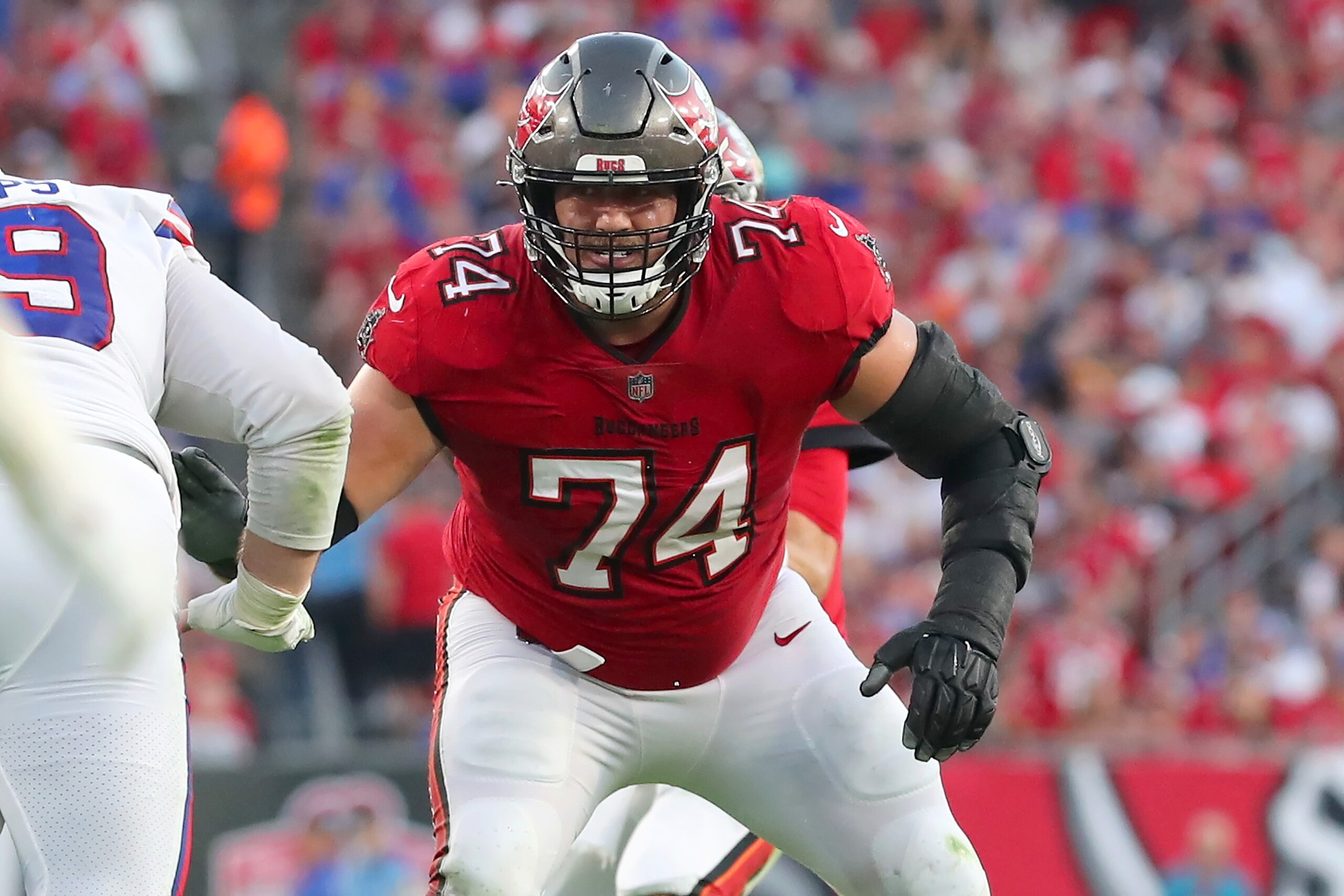 TAMPA, FL - DECEMBER 12: Tampa Bay Buccaneers Offensive Guard Ali Marpet (74) sets up to block during the regular season game between the Buffalo Bills and the Tampa Bay Buccaneers on December 12, 2021 at Raymond James Stadium in Tampa, Florida. (Photo by Cliff Welch/Icon Sportswire via Getty Images)