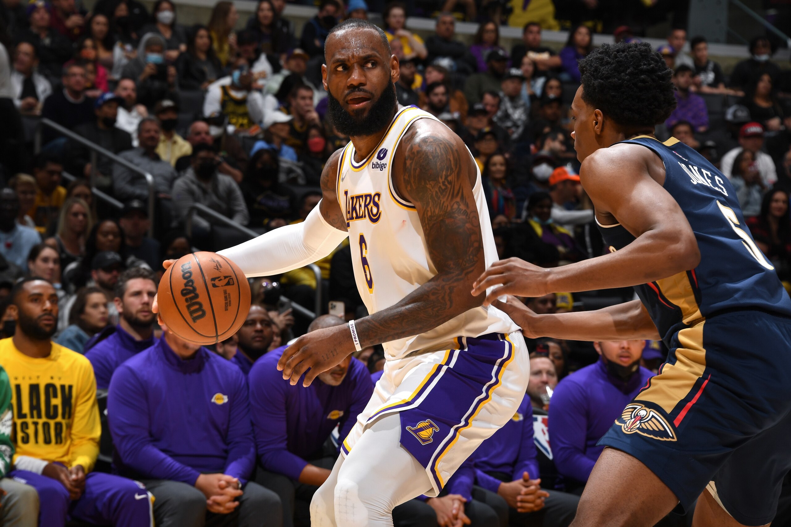 LOS ANGELES, CA - FEBRUARY 27: LeBron James #6 of the Los Angeles Lakers dribbles the ball during the game against the Los Angeles Lakers on February 27, 2022 at Crypto.Com Arena in Los Angeles, California. NOTE TO USER: User expressly acknowledges and agrees that, by downloading and/or using this Photograph, user is consenting to the terms and conditions of the Getty Images License Agreement. Mandatory Copyright Notice: Copyright 2022 NBAE (Photo by Andrew D. Bernstein/NBAE via Getty Images)
