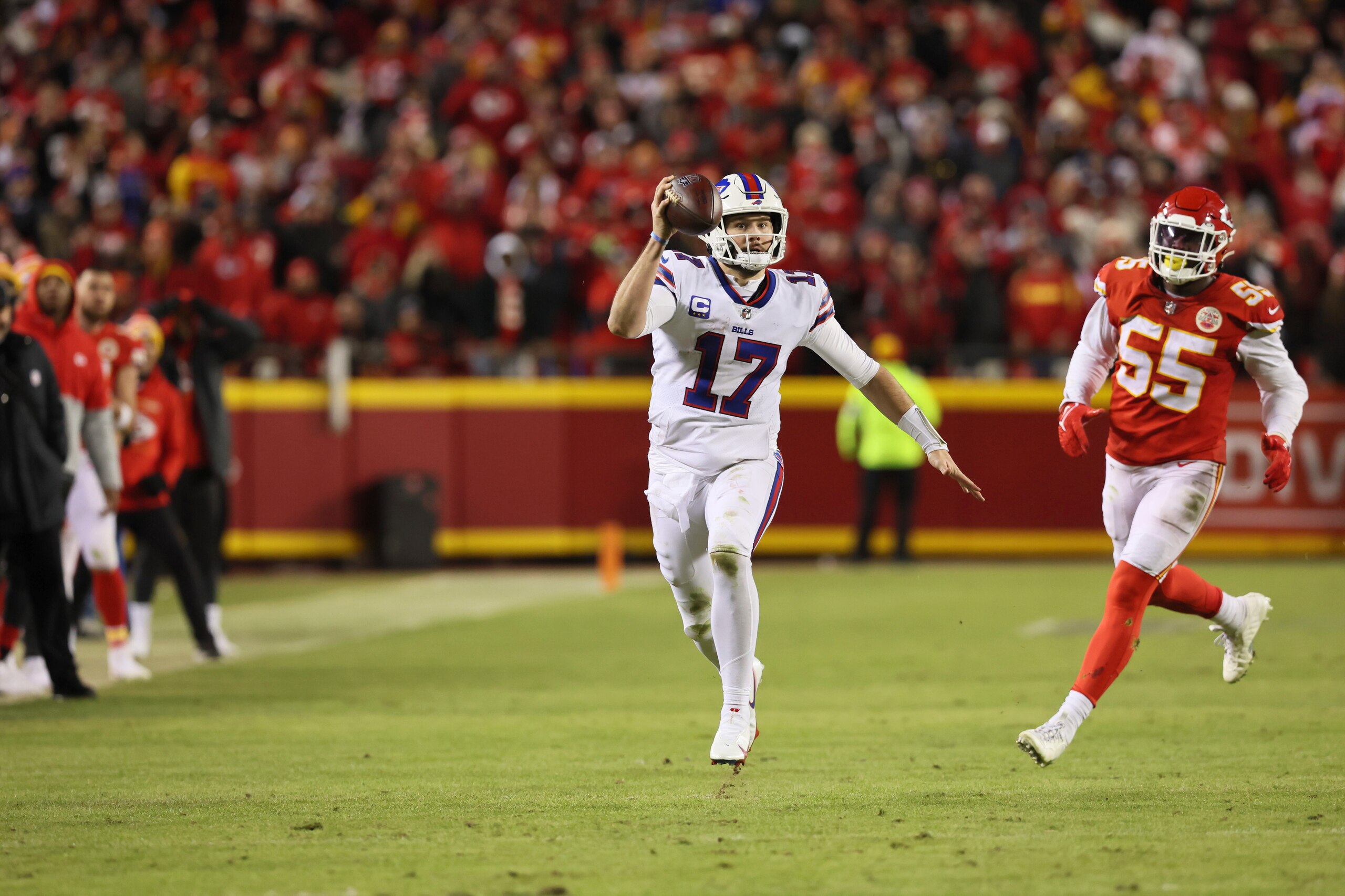 Football: NFL Playoffs: Buffalo Bills QB Josh Allen (17) in action vs Kansas City Chiefs at Arrowhead Stadium. Kansas City, MO 1/23/2022 CREDIT: David E. Klutho (Photo by David E. Klutho/Sports Illustrated via Getty Images) (Set Number: X163914 TK1)