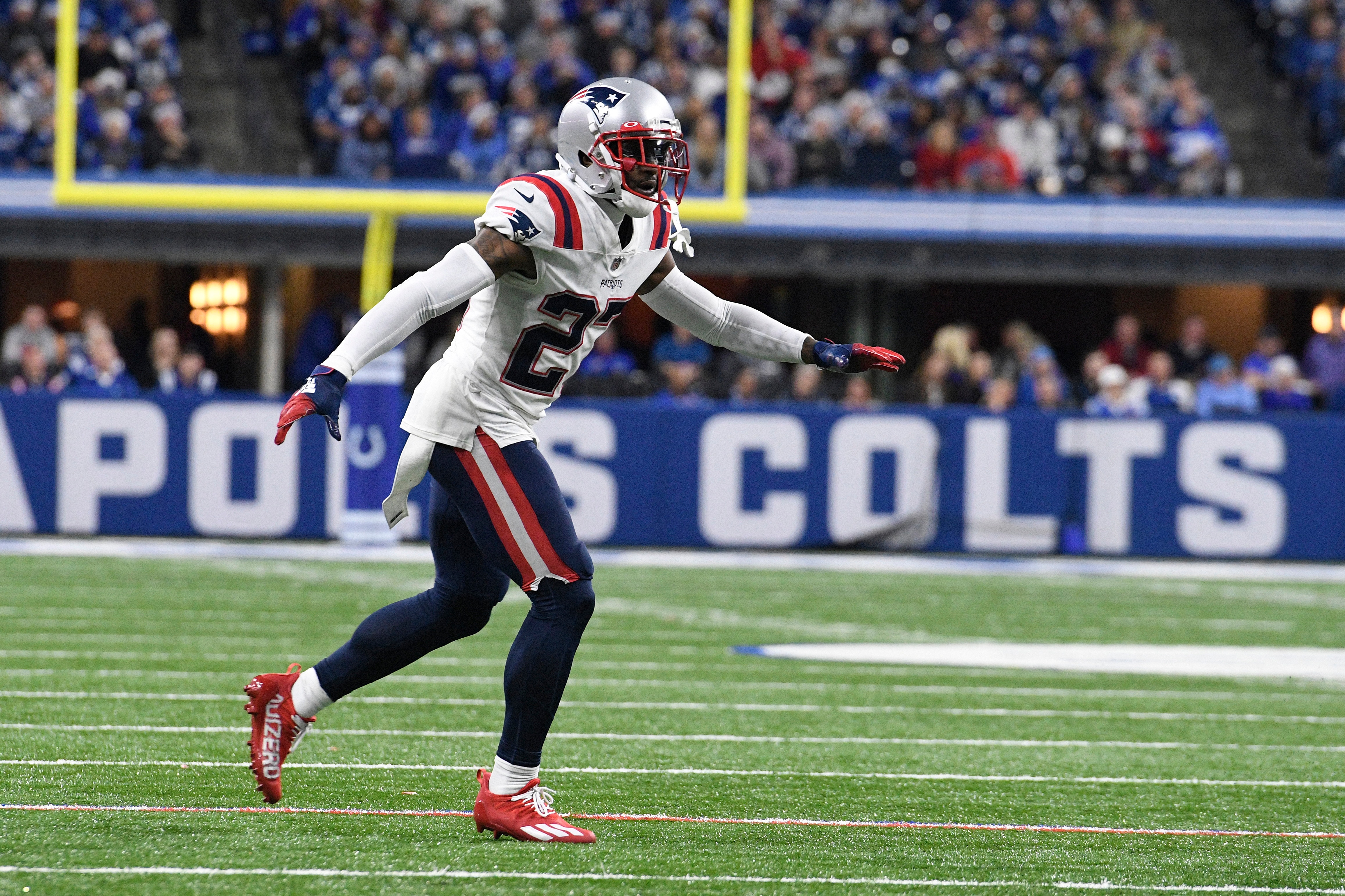 INDIANAPOLIS, IN - DECEMBER 18: New England Patriots Cornerback J.C. Jackson (27) defends during the NFL football game between the New England Patriots and the Indianapolis Colts on December 18, 2021, at Lucas Oil Stadium in Indianapolis, Indiana. (Photo by Michael Allio/Icon Sportswire via Getty Images)