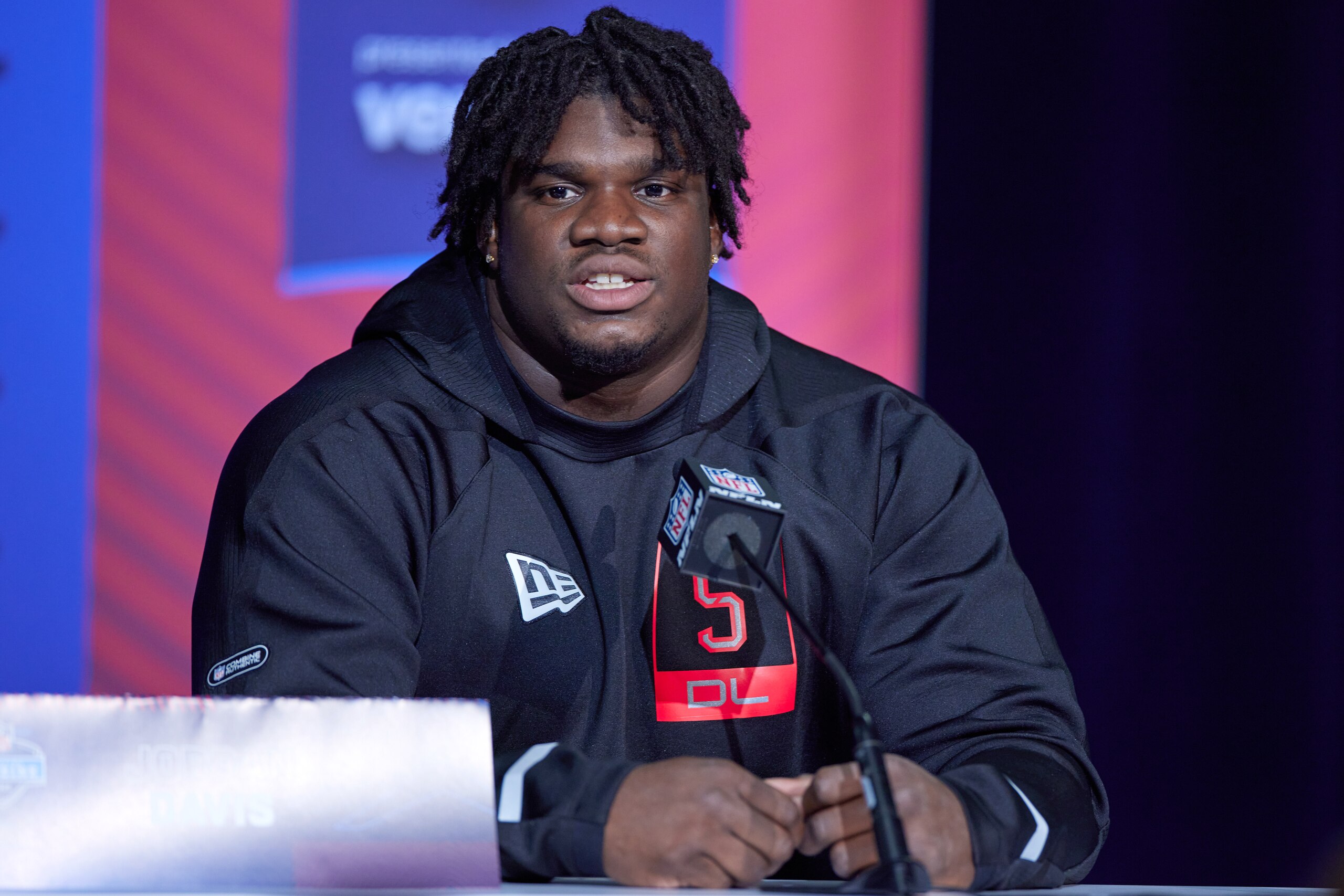 INDIANAPOLIS, IN - MARCH 04: Georgia defensive lineman Jordan Davis answers questions from the media during the NFL Scouting Combine on March 4, 2022, at the Indiana Convention Center in Indianapolis, IN. (Photo by Robin Alam/Icon Sportswire via Getty Images) INDIANAPOLIS, IN - MARCH 04: Georgia defensive lineman Jordan Davis answers questions from the media during the NFL Scouting Combine on March 4, 2022, at the Indiana Convention Center in Indianapolis, IN. (Photo by Robin Alam/Icon Sportswire via Getty Images)
