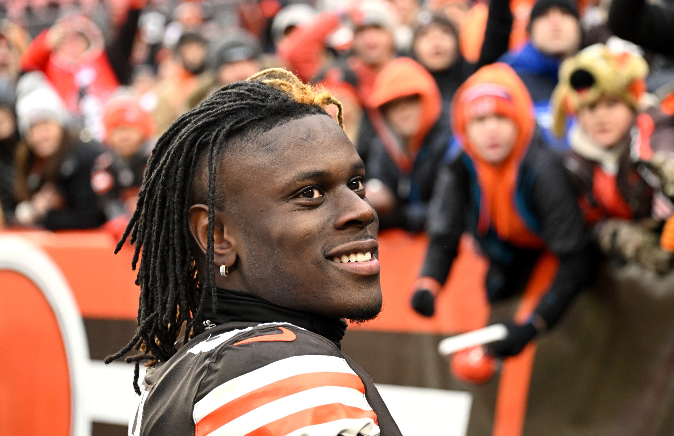 CLEVELAND, OHIO - JANUARY 09: David Njoku #85 of the Cleveland Browns reacts as he leaves the field after Cleveland defeated the Cincinnati Bengals 21-16 at FirstEnergy Stadium on January 09, 2022 in Cleveland, Ohio. (Photo by Jason Miller/Getty Images)