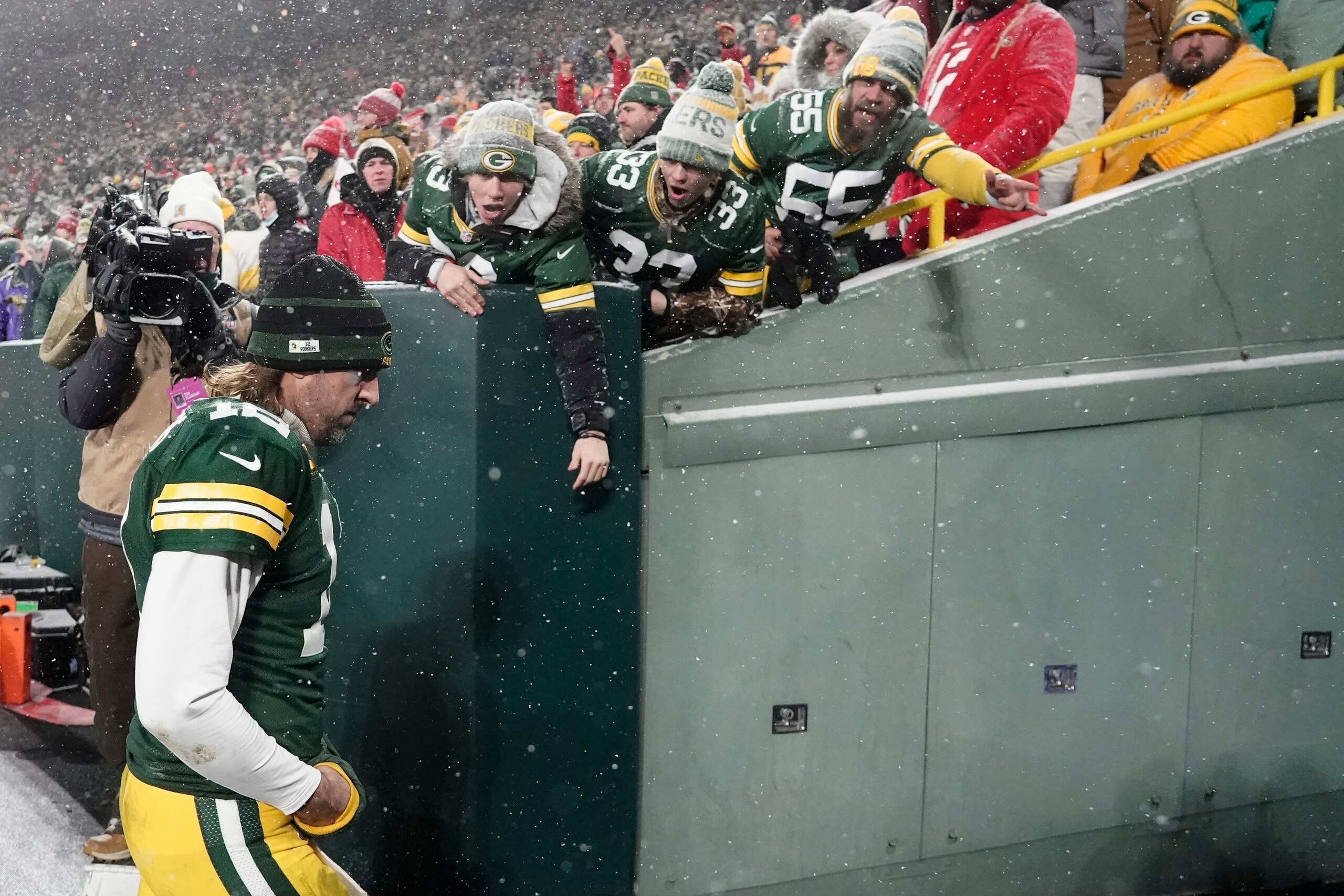 Green Bay Packers' Aaron Rodgers leaves the field after an NFC divisional playoff NFL football game against the San Francisco 49ers Saturday, Jan. 22, 2022, in Green Bay, Wis. The 49ers won 13-10 to advance to the NFC Chasmpionship game. (AP Photo/Morry Gash)