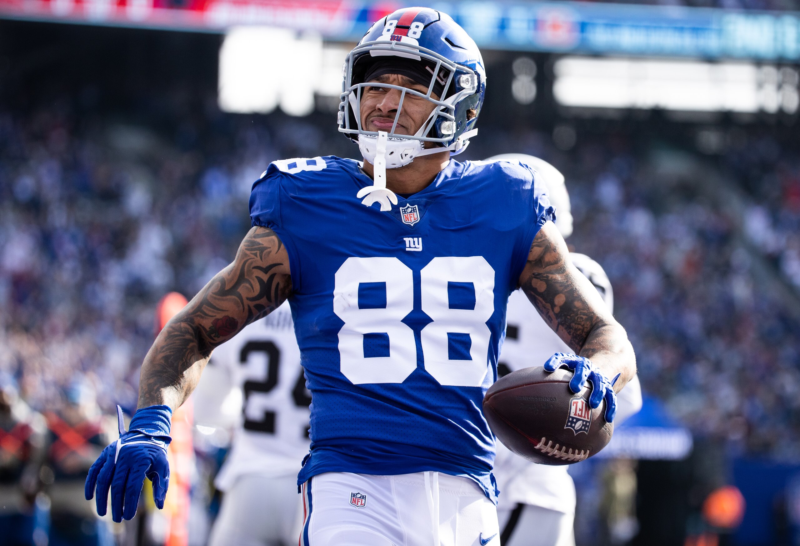 EAST RUTHERFORD, NJ - NOVEMBER 07: Evan Engram #88 of the New York Giants reacts after scoring a touchdown during the first quarter in the game against the Las Vegas Raiders at MetLife Stadium on November 07, 2021 in East Rutherford, New Jersey. (Photo by Dustin Satloff/Getty Images) EAST RUTHERFORD, NJ - NOVEMBER 07: Evan Engram #88 of the New York Giants reacts after scoring a touchdown during the first quarter in the game against the Las Vegas Raiders at MetLife Stadium on November 07, 2021 in East Rutherford, New Jersey. (Photo by Dustin Satloff/Getty Images)