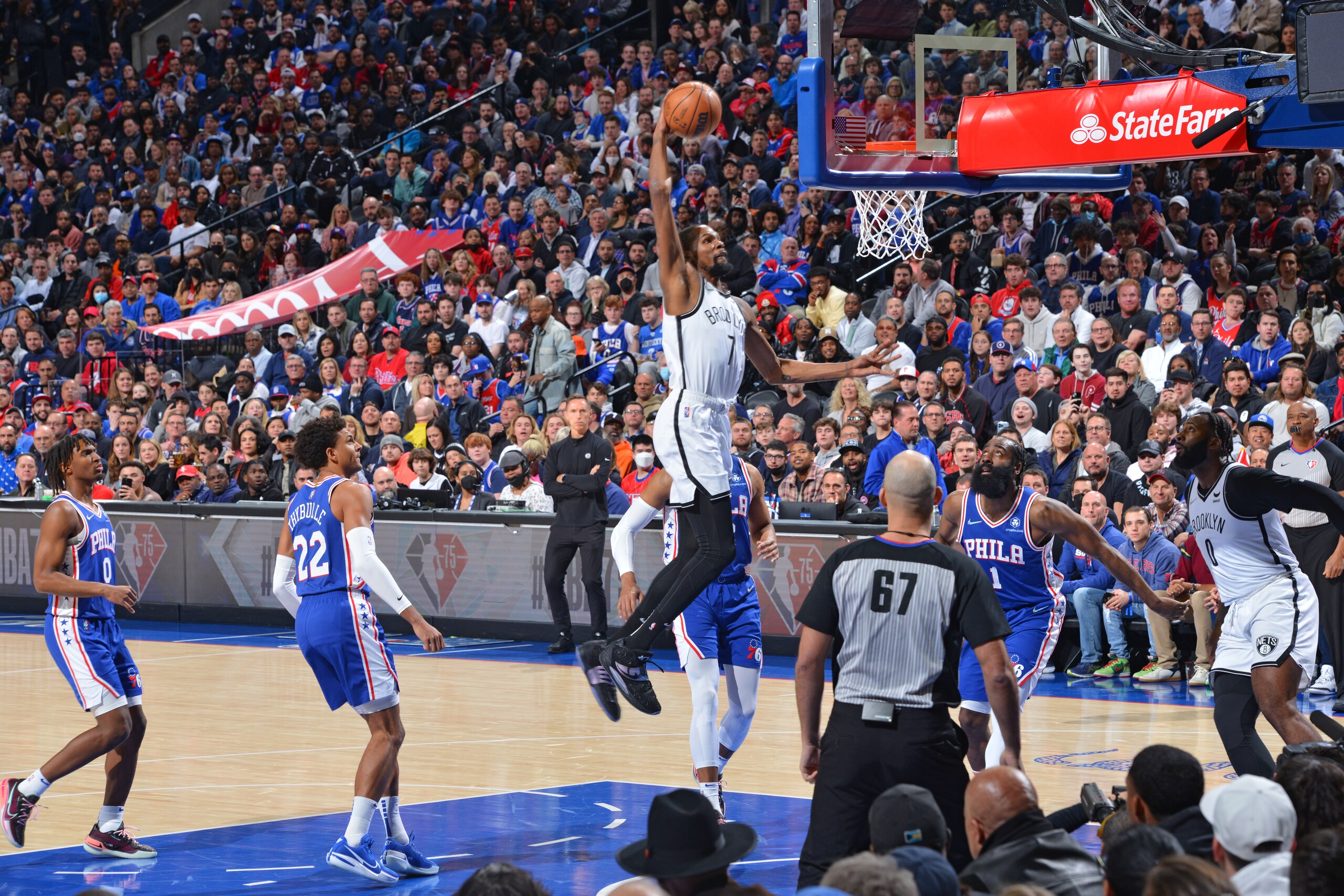 PHILADELPHIA, PA - MARCH 10: Kevin Durant #7 of the Brooklyn Nets dunks the ball against the Philadelphia 76ers on March 10, 2022 at Wells Fargo Center in Philadelphia, Pennsylvania. NOTE TO USER: User expressly acknowledges and agrees that, by downloading and/or using this Photograph, user is consenting to the terms and conditions of the Getty Images License Agreement. Mandatory Copyright Notice: Copyright 2022 NBAE (Photo by Jesse D. Garrabrant/NBAE via Getty Images)