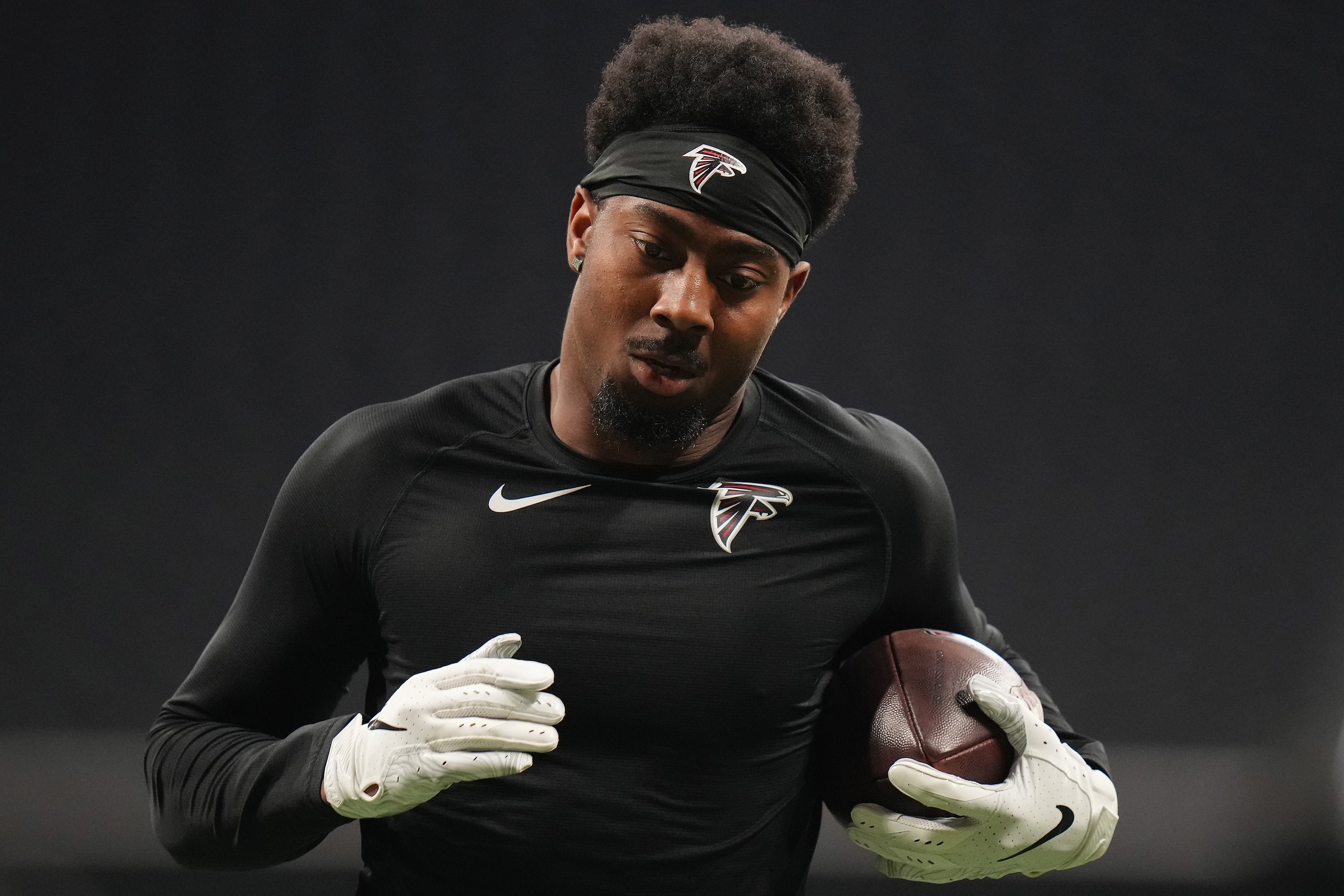 ATLANTA, GEORGIA - OCTOBER 31: Russell Gage #14 of the Atlanta Falcons warms up before the game against the Carolina Panthers at Mercedes-Benz Stadium on October 31, 2021 in Atlanta, Georgia. (Photo by Mark Brown/Getty Images)