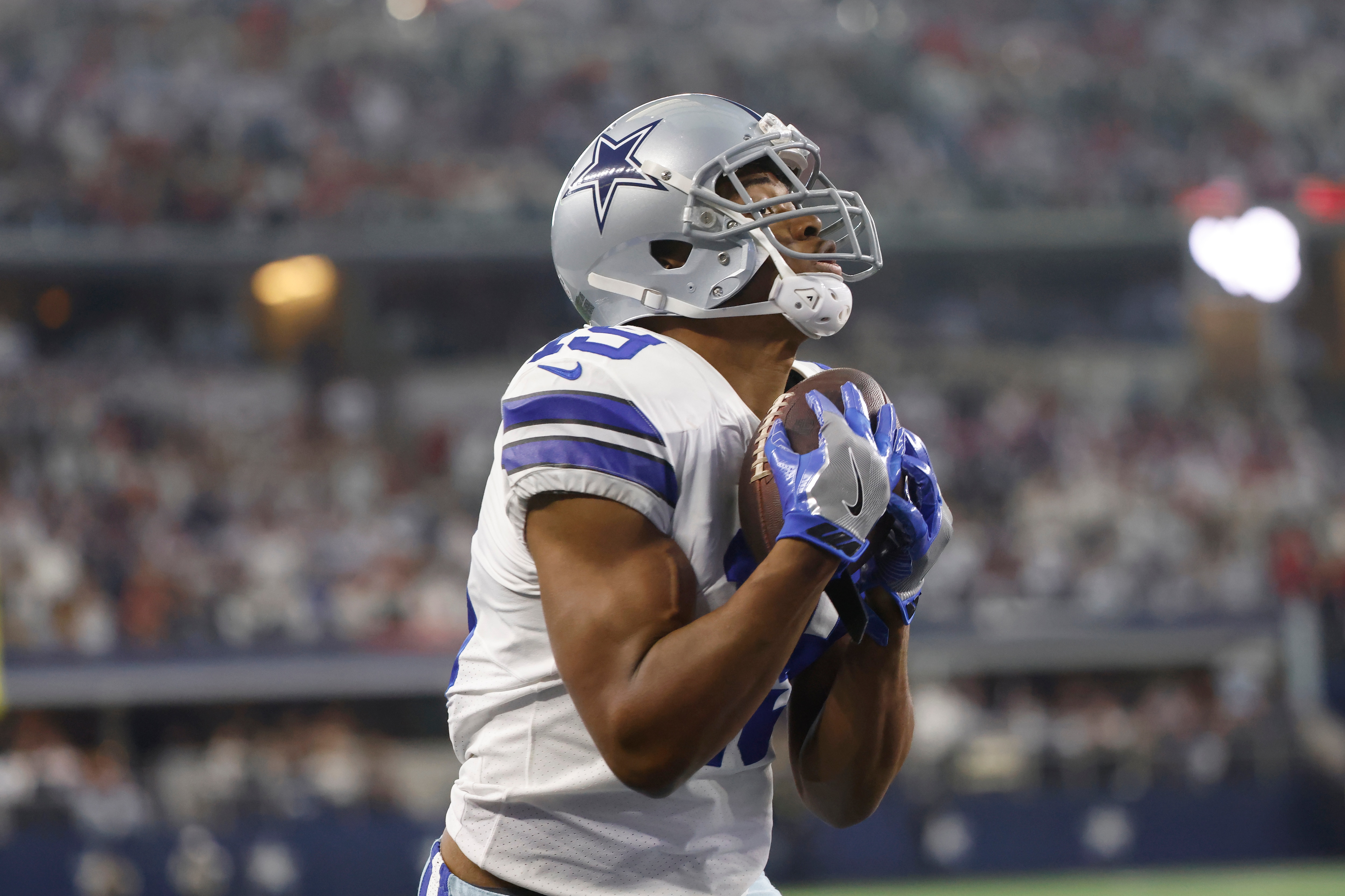 Dallas Cowboys wide receiver Amari Cooper catches a touchdown pass against the San Francisco 49ers during the first half of an NFL wild-card playoff football game in Arlington, Texas, Sunday, Jan. 16, 2022. (AP Photo/Ron Jenkins)