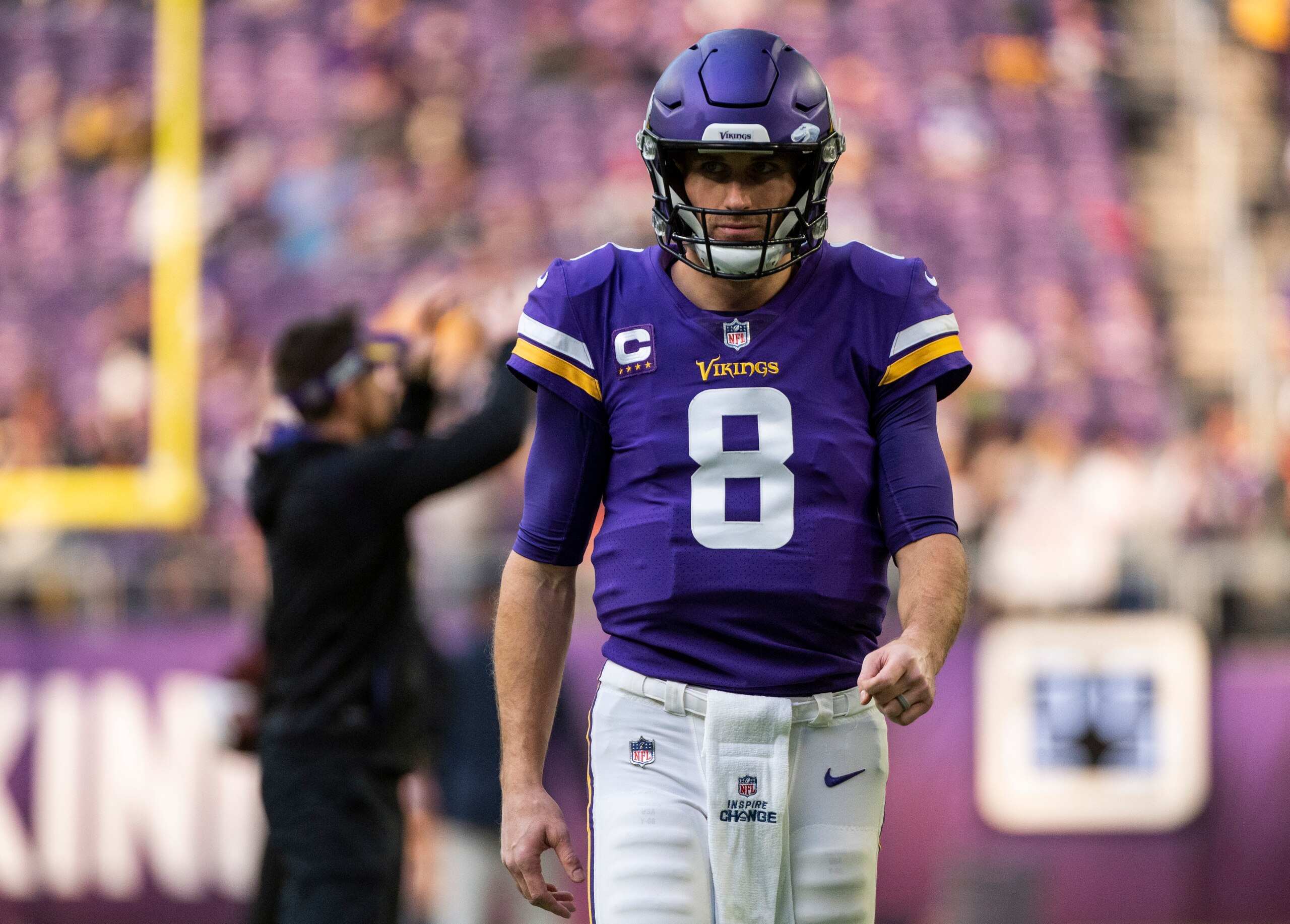 MINNEAPOLIS, MN - JANUARY 09: Kirk Cousins #8 of the Minnesota Vikings warms up before the game against the Chicago Bears at U.S. Bank Stadium on January 9, 2022 in Minneapolis, Minnesota. (Photo by Stephen Maturen/Getty Images)