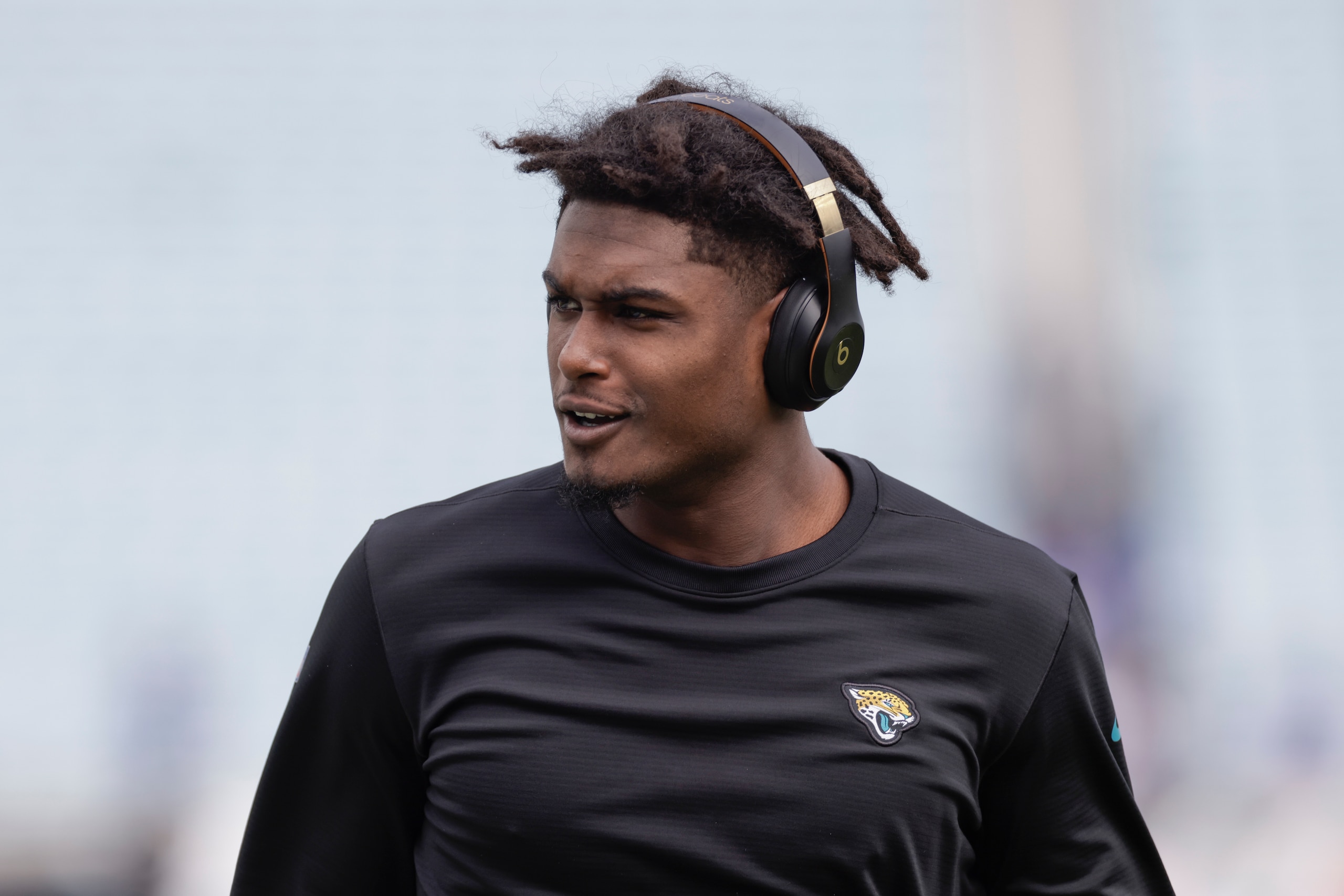JACKSONVILLE, FL - NOVEMBER 07: Jacksonville Jaguars outside linebacker Myles Jack (44) during the game between the Buffalo Bills and the Jacksonville Jaguars on November 7, 2021 at TIAA Bank Field in Jacksonville, FL. (Photo by David Rosenblum/Icon Sportswire via Getty Images)