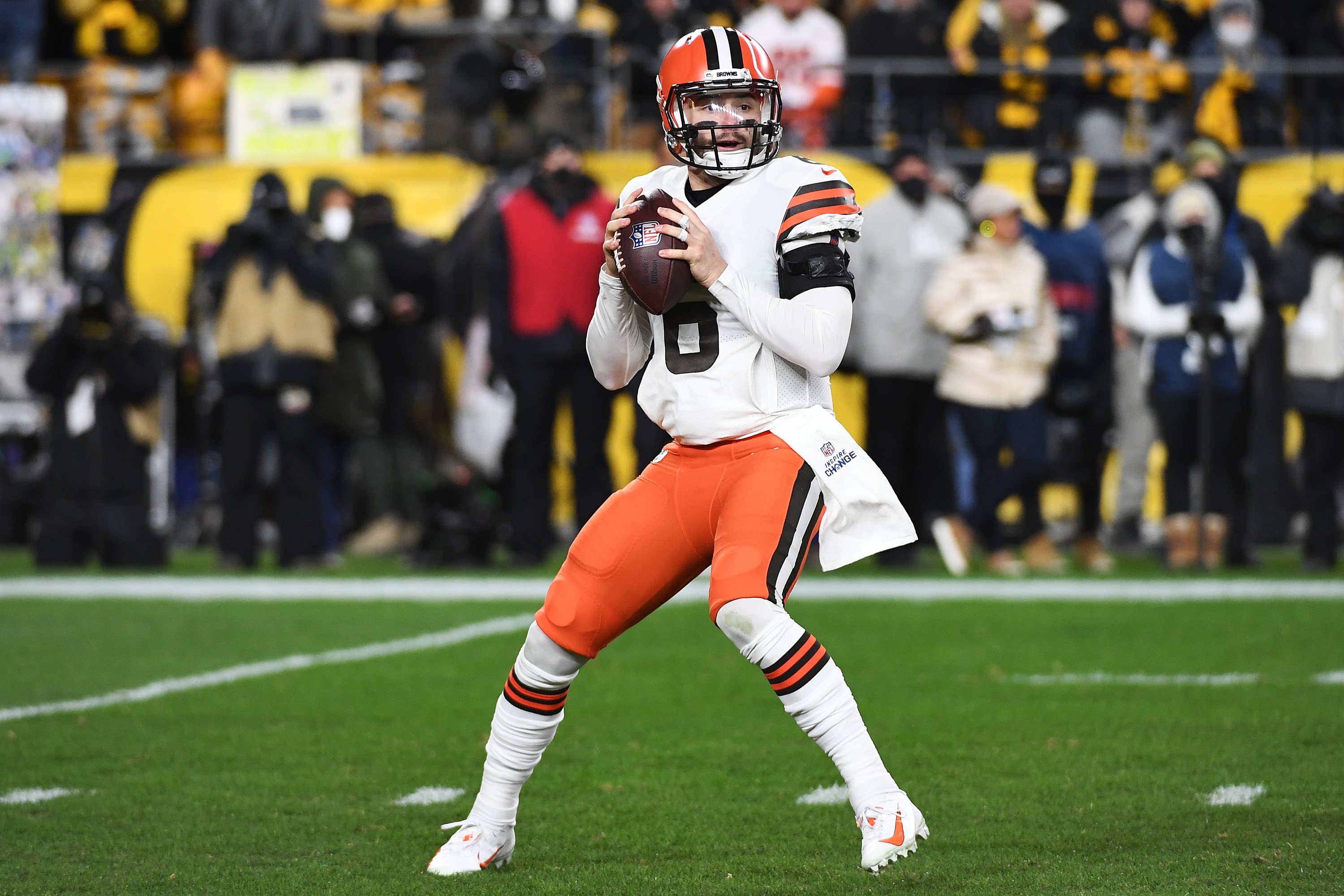 PITTSBURGH, PENNSYLVANIA - JANUARY 03: Baker Mayfield #6 of the Cleveland Browns looks to pass during the first quarter against the Pittsburgh Steelers at Heinz Field on January 03, 2022 in Pittsburgh, Pennsylvania. (Photo by Justin Berl/Getty Images)