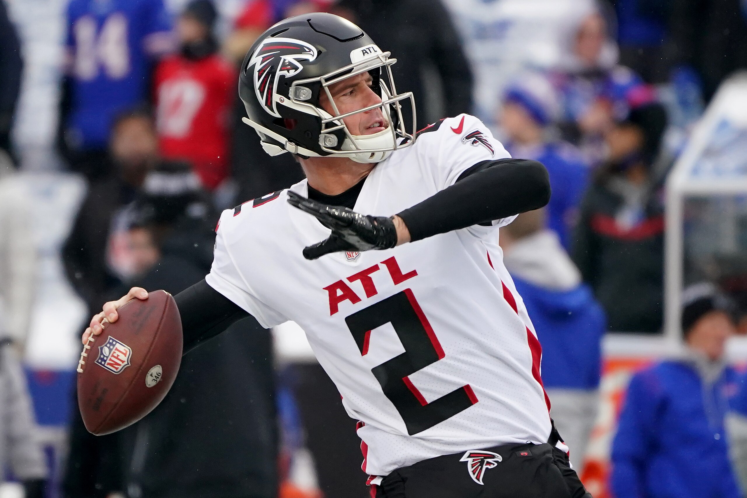 ORCHARD PARK, NEW YORK - JANUARY 02: Matt Ryan #2 of the Atlanta Falcons warms up prior to the game against the Buffalo Bills at Highmark Stadium on January 02, 2022 in Orchard Park, New York. (Photo by Kevin Hoffman/Getty Images) ORCHARD PARK, NEW YORK - JANUARY 02: Matt Ryan #2 of the Atlanta Falcons warms up prior to the game against the Buffalo Bills at Highmark Stadium on January 02, 2022 in Orchard Park, New York. (Photo by Kevin Hoffman/Getty Images)