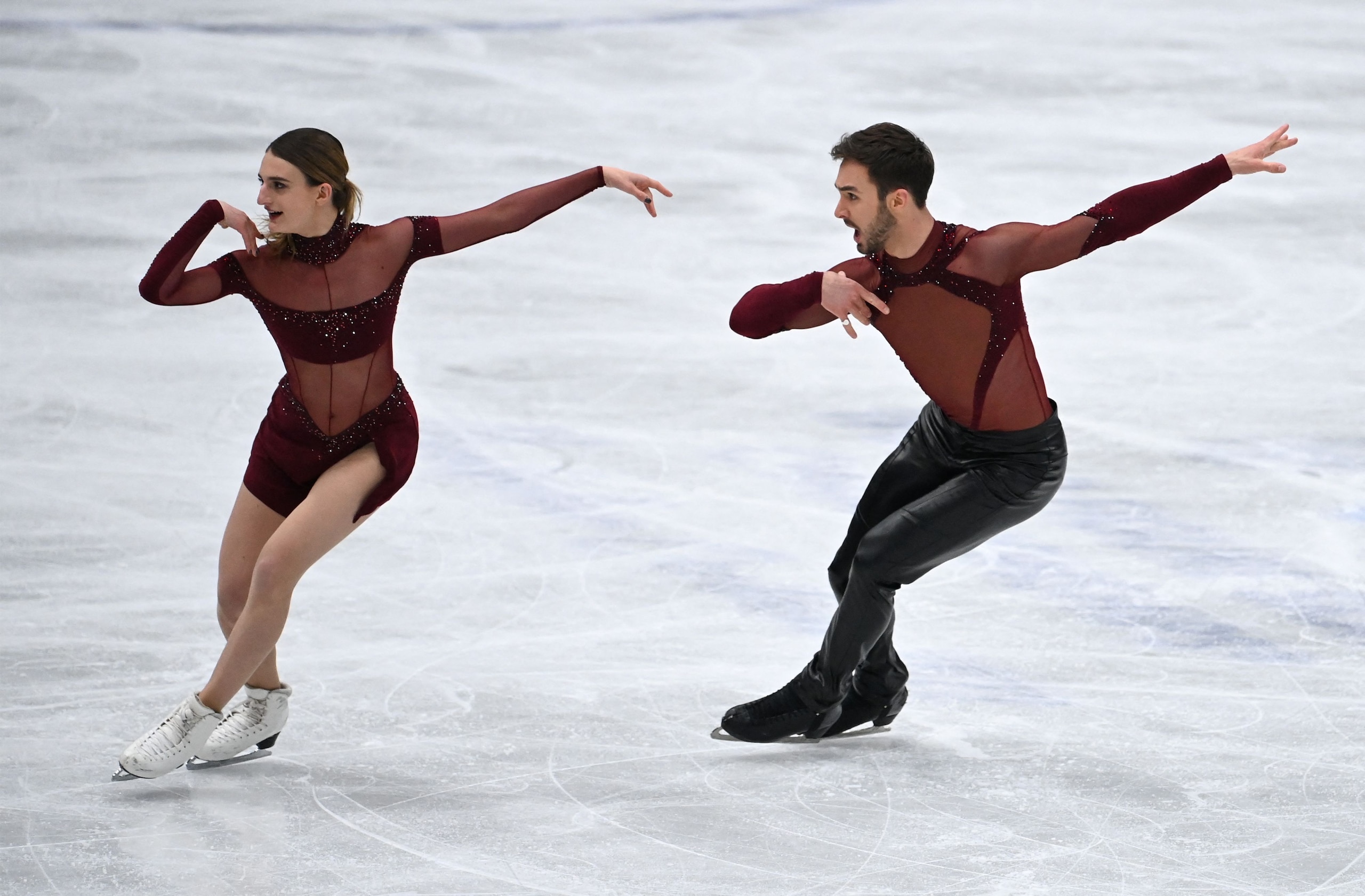 France's Gabriella Papadakis and Guillaume Cizeron perform during the ice dance rhythm dance skating event at the ISU World Figure Skating Championships in Montpellier on March 25, 2022. (Photo by Pascal GUYOT / AFP) (Photo by PASCAL GUYOT/AFP via Getty Images)