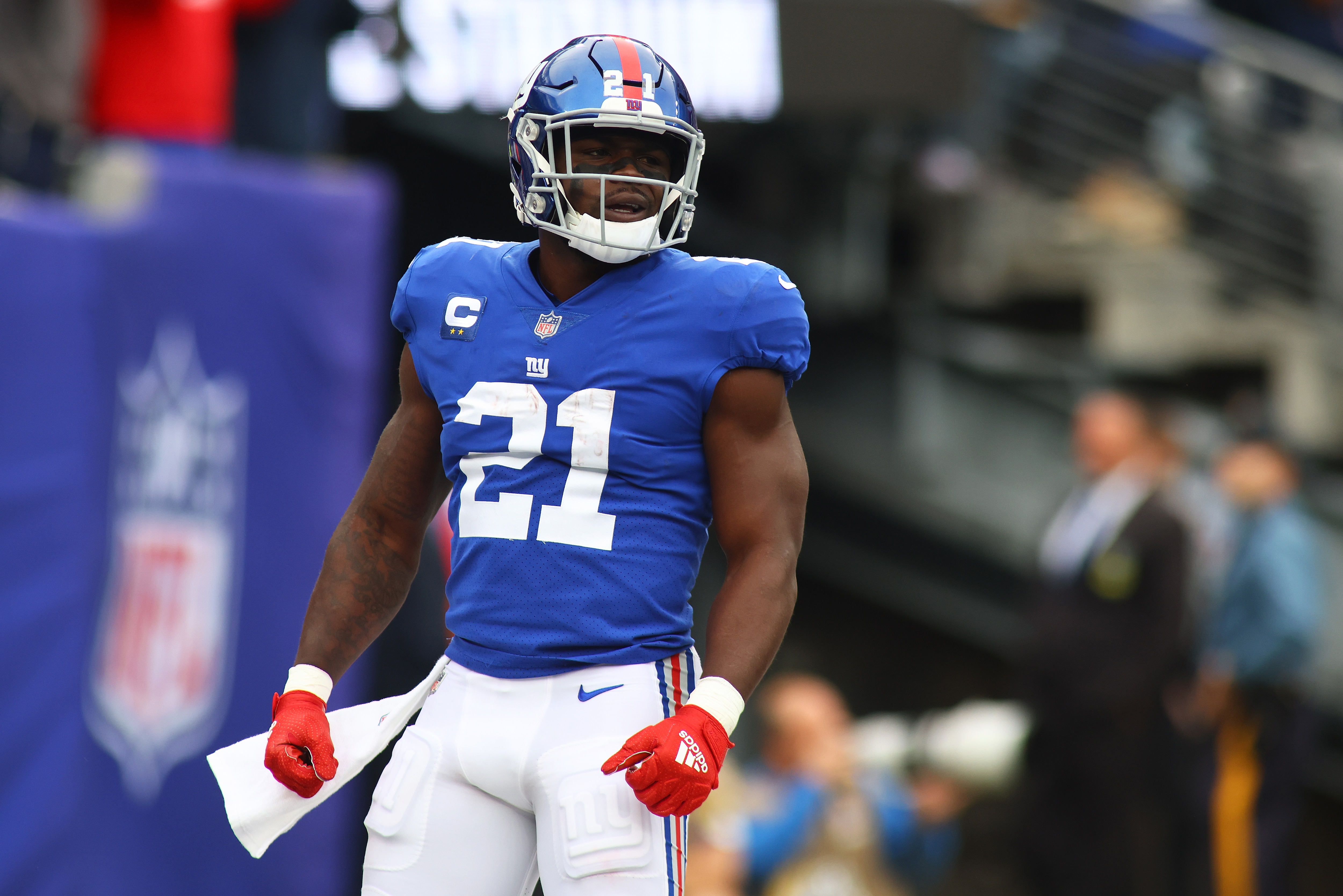 EAST RUTHERFORD, NEW JERSEY - OCTOBER 24: (NEW YORK DAILIES OUT) Jabrill Peppers #21 of the New York Giants in action against the Carolina Panthers at MetLife Stadium on October 24, 2021 in East Rutherford, New Jersey. New York Giants defeated the Carolina Panthers 25-3. (Photo by Mike Stobe/Getty Images)