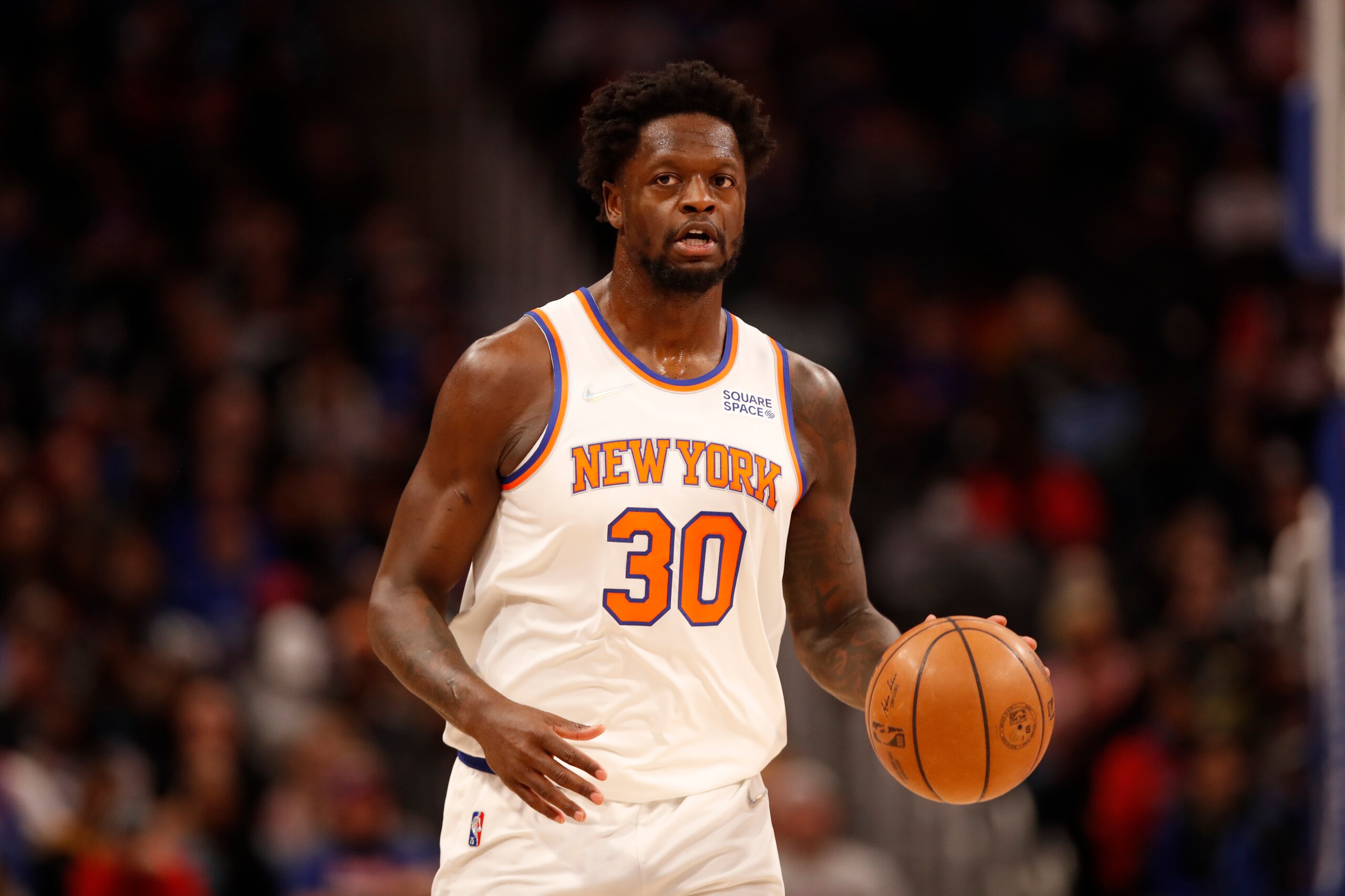 DETROIT, MI - MARCH 27: Julius Randle #30 of the New York Knicks dribbles the ball during the game against the Detroit Pistons on March 27, 2022 at Little Caesars Arena in Detroit, Michigan. NOTE TO USER: User expressly acknowledges and agrees that, by downloading and or using this photograph, user is consenting to the terms and conditions of Getty Images License Agreement. Mandatory Copyright Notice: Copyright 2022 NBAE (Photo by Brian Sevald/NBAE via Getty Images) DETROIT, MI - MARCH 27: Julius Randle #30 of the New York Knicks dribbles the ball during the game against the Detroit Pistons on March 27, 2022 at Little Caesars Arena in Detroit, Michigan. NOTE TO USER: User expressly acknowledges and agrees that, by downloading and or using this photograph, user is consenting to the terms and conditions of Getty Images License Agreement. Mandatory Copyright Notice: Copyright 2022 NBAE (Photo by Brian Sevald/NBAE via Getty Images)
