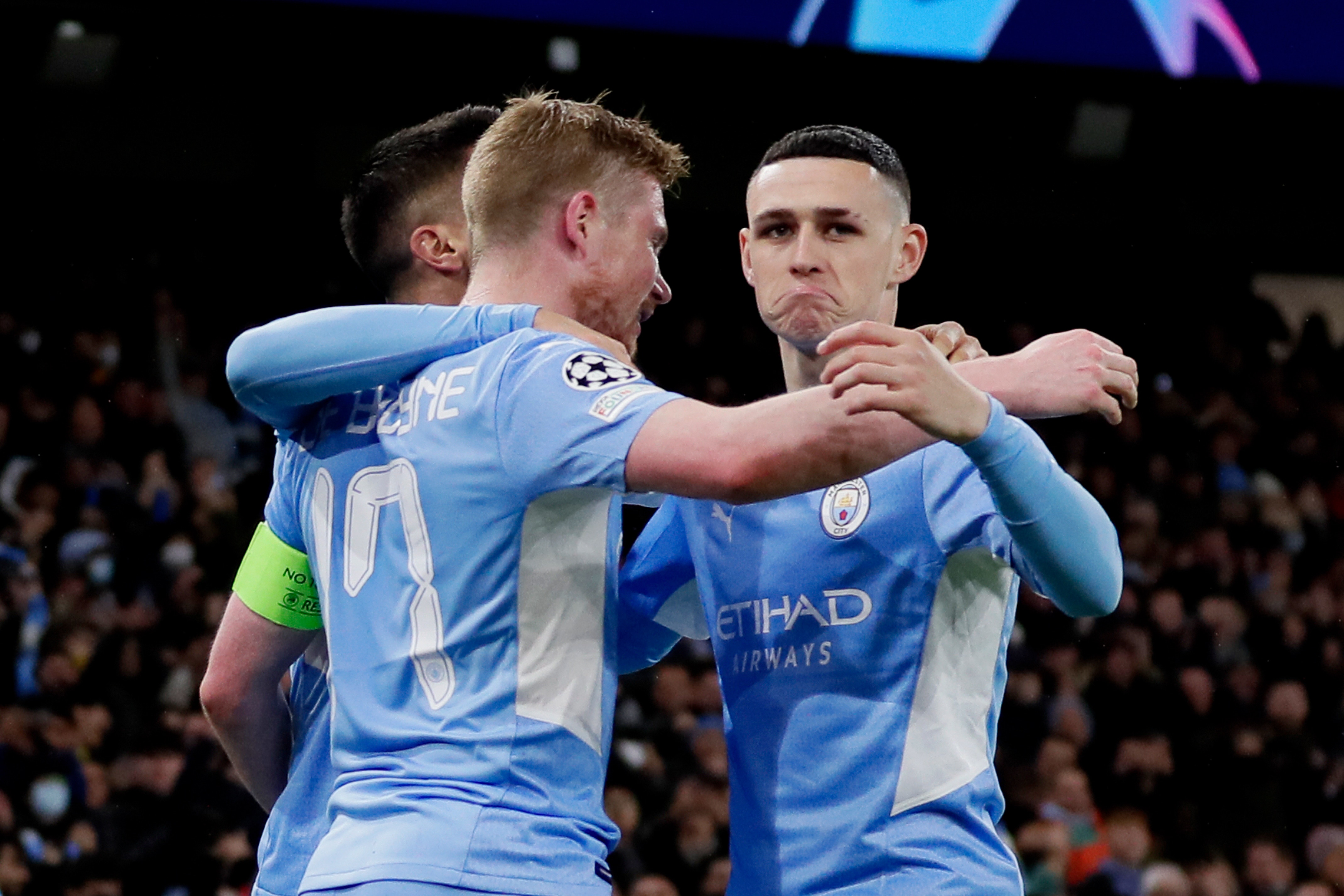 MANCHESTER, UNITED KINGDOM - APRIL 5:  Kevin de Bruyne of Manchester City celebrates his 1-0 with Joao Cancelo of Manchester City, Phil Foden of Manchester City  during the UEFA Champions League  match between Manchester City v Atletico Madrid at the Etihad Stadium on April 5, 2022 in Manchester United Kingdom (Photo by David S. Bustamante/Soccrates/Getty Images)