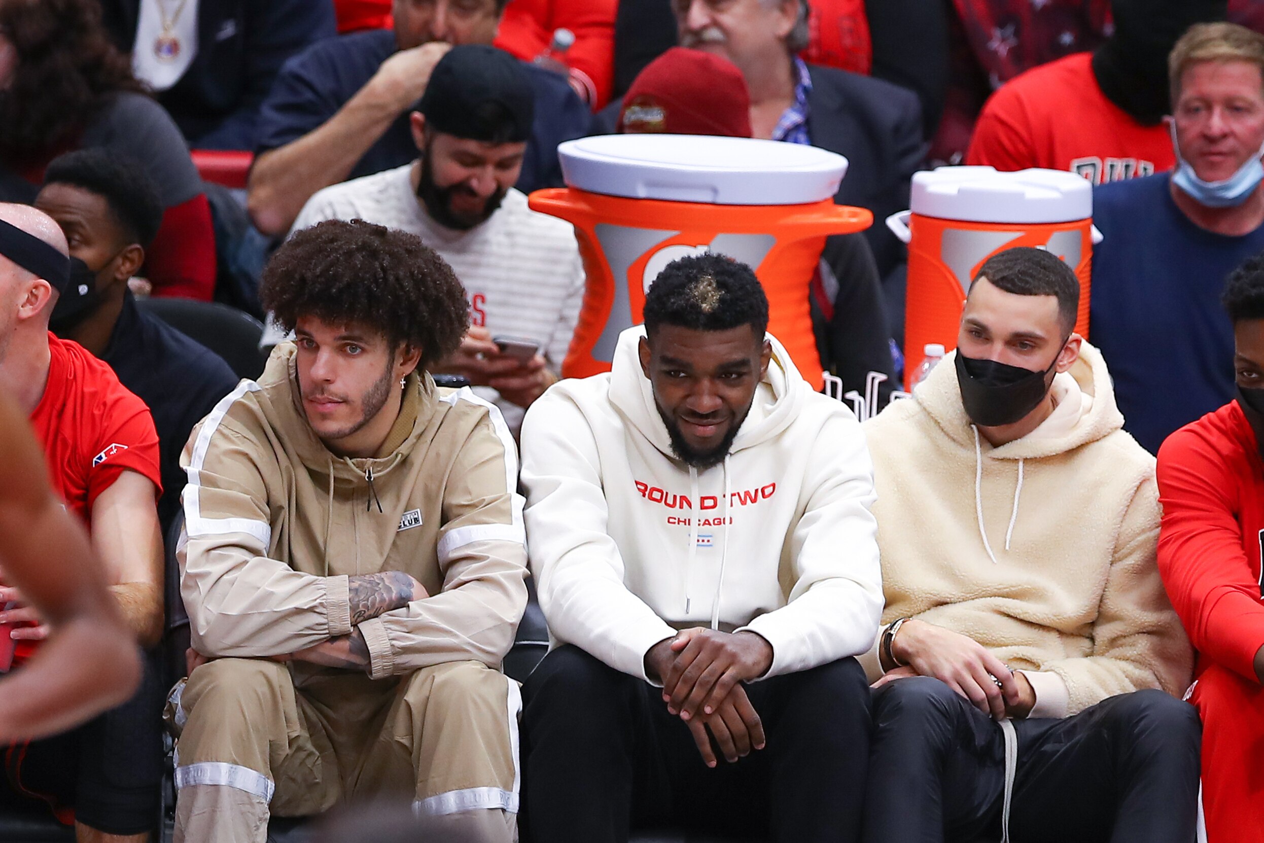 CHICAGO, IL - JANUARY 19: Chicago Bulls Guard Lonzo Ball (2) Chicago Bulls Forward Patrick Williams (44) and Chicago Bulls Guard Zach LaVine (8) sit on the bench injured during a NBA game between the Cleveland Cavaliers and the Chicago Bulls on January 19, 2022 at the United Center in Chicago, IL. (Photo by Melissa Tamez/Icon Sportswire via Getty Images)