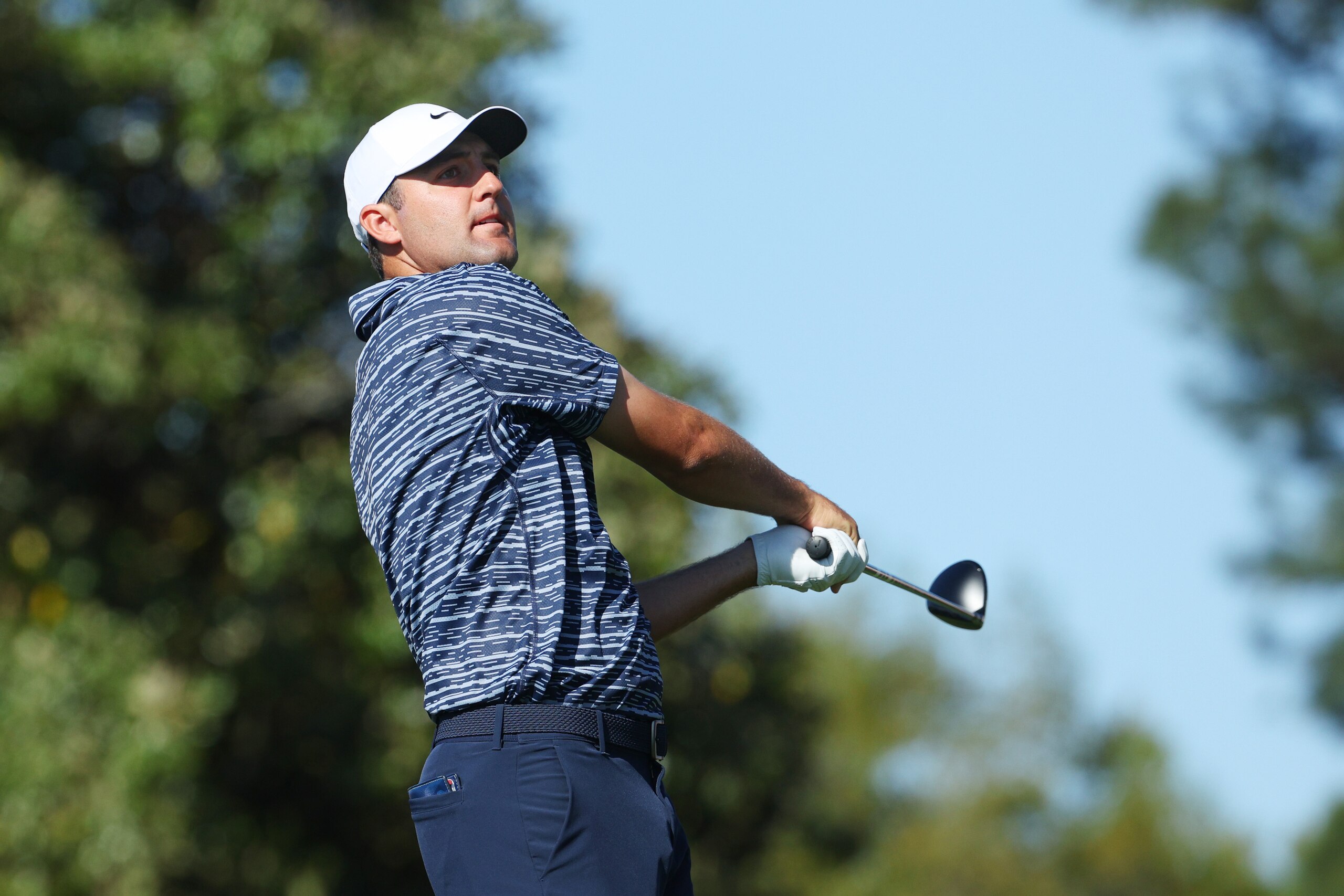 AUGUSTA, GEORGIA - APRIL 10: Scottie Scheffler follows his shot from the 10th tee during the final round of the Masters at Augusta National Golf Club on April 10, 2022 in Augusta, Georgia. (Photo by Andrew Redington/Getty Images) AUGUSTA, GEORGIA - APRIL 10: Scottie Scheffler follows his shot from the 10th tee during the final round of the Masters at Augusta National Golf Club on April 10, 2022 in Augusta, Georgia. (Photo by Andrew Redington/Getty Images)