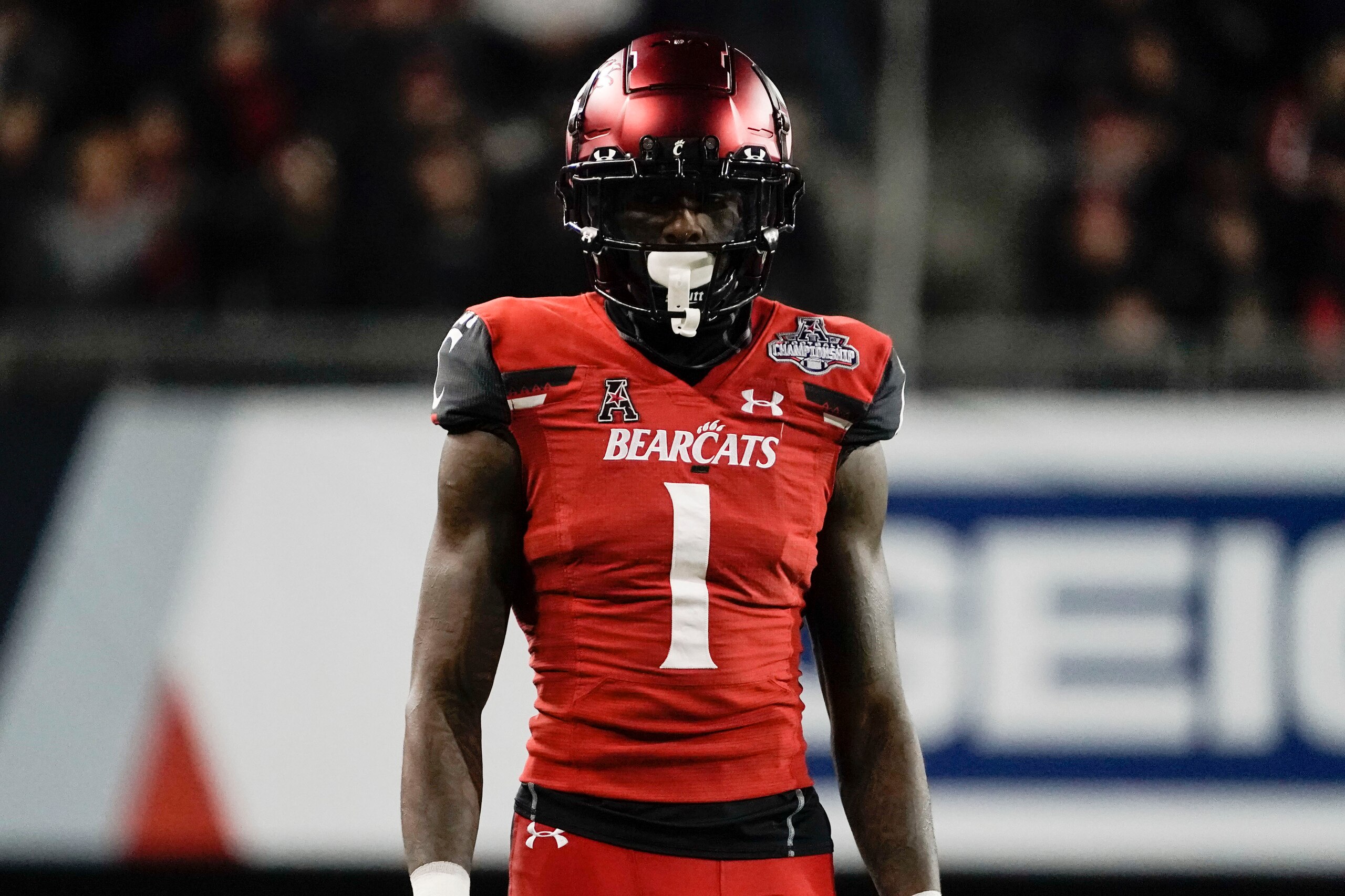 Cincinnati Bearcats cornerback Ahmad Gardner (1) plays during the second half of an American Athletic Conference championship NCAA college football game against Houston Saturday, Dec. 4, 2021, in Cincinnati. (AP Photo/Jeff Dean)