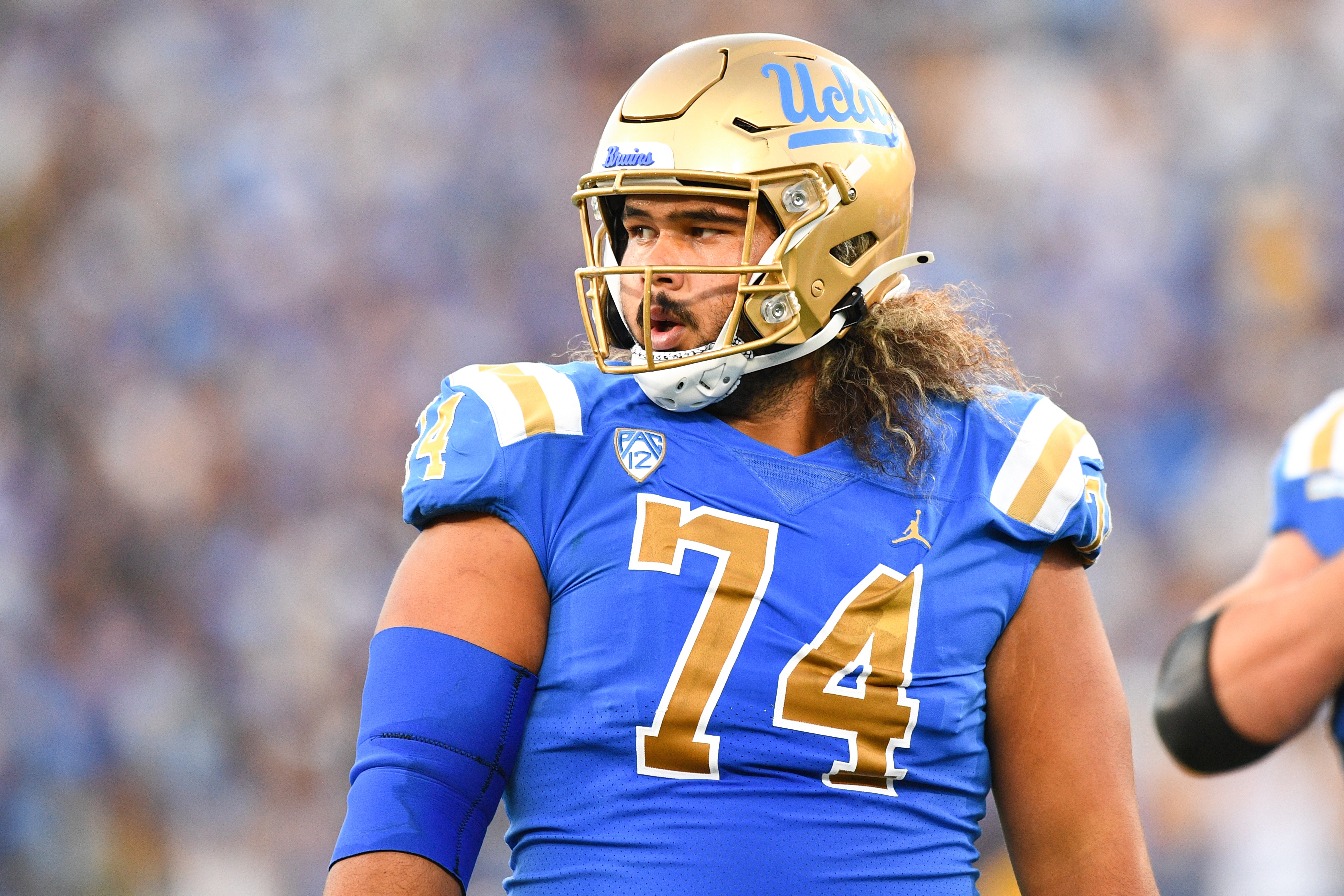 PASADENA, CA - SEPTEMBER 04: UCLA Bruins offensive lineman Sean Rhyan (74) looks on during a college football game between the LSU Tigers and the UCLA Bruins played on September 4, 2021 at the Rose Bowl in Pasadena, CA. (Photo by Brian Rothmuller/Icon Sportswire via Getty Images)
