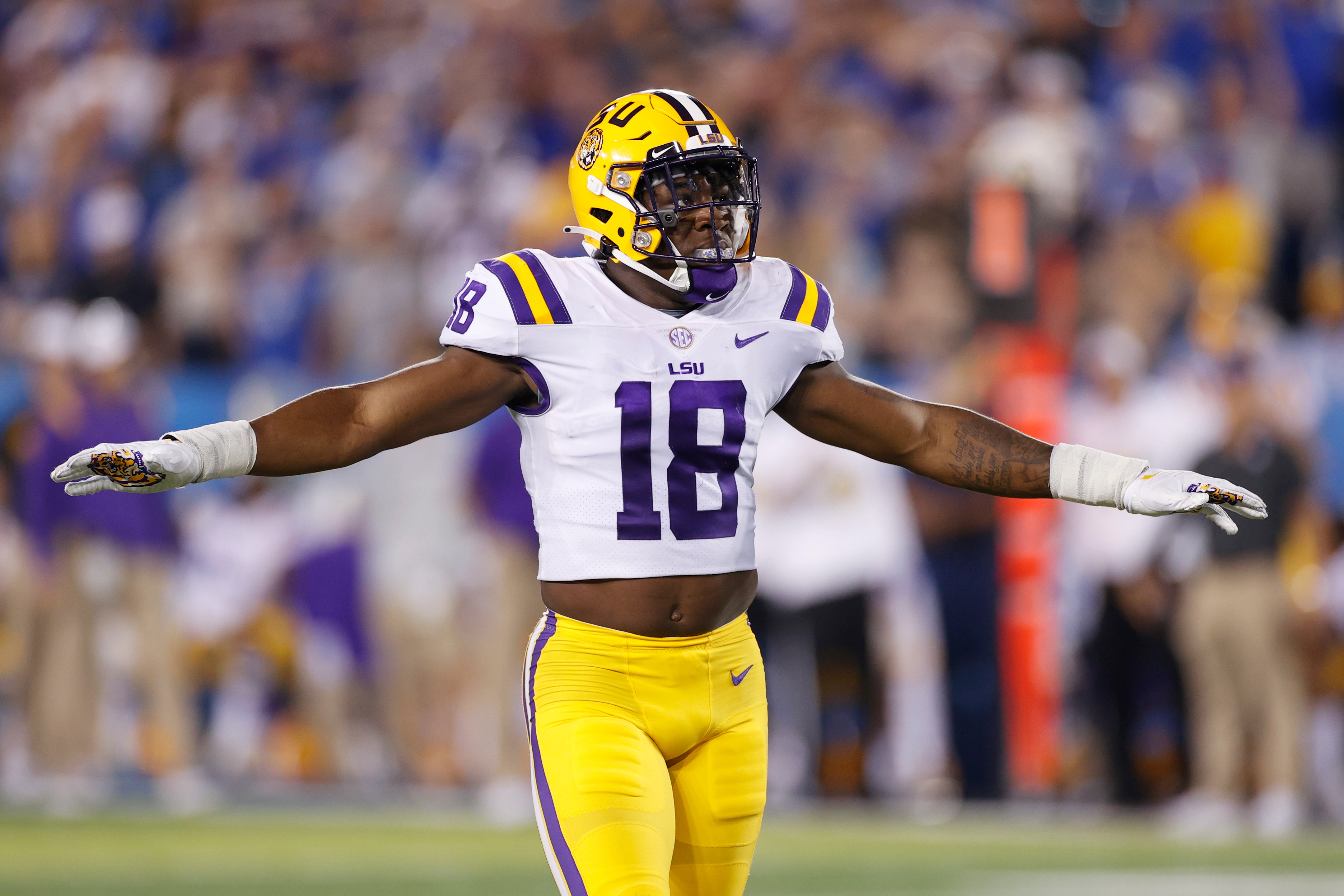 LEXINGTON, KY - OCTOBER 09: LSU Tigers linebacker Damone Clark (18) reacts after an incomplete pass against the Kentucky Wildcats during a college football game on Oct. 9, 2021 at Kroger Field in Lexington, Kentucky. (Photo by Joe Robbins/Icon Sportswire via Getty Images)