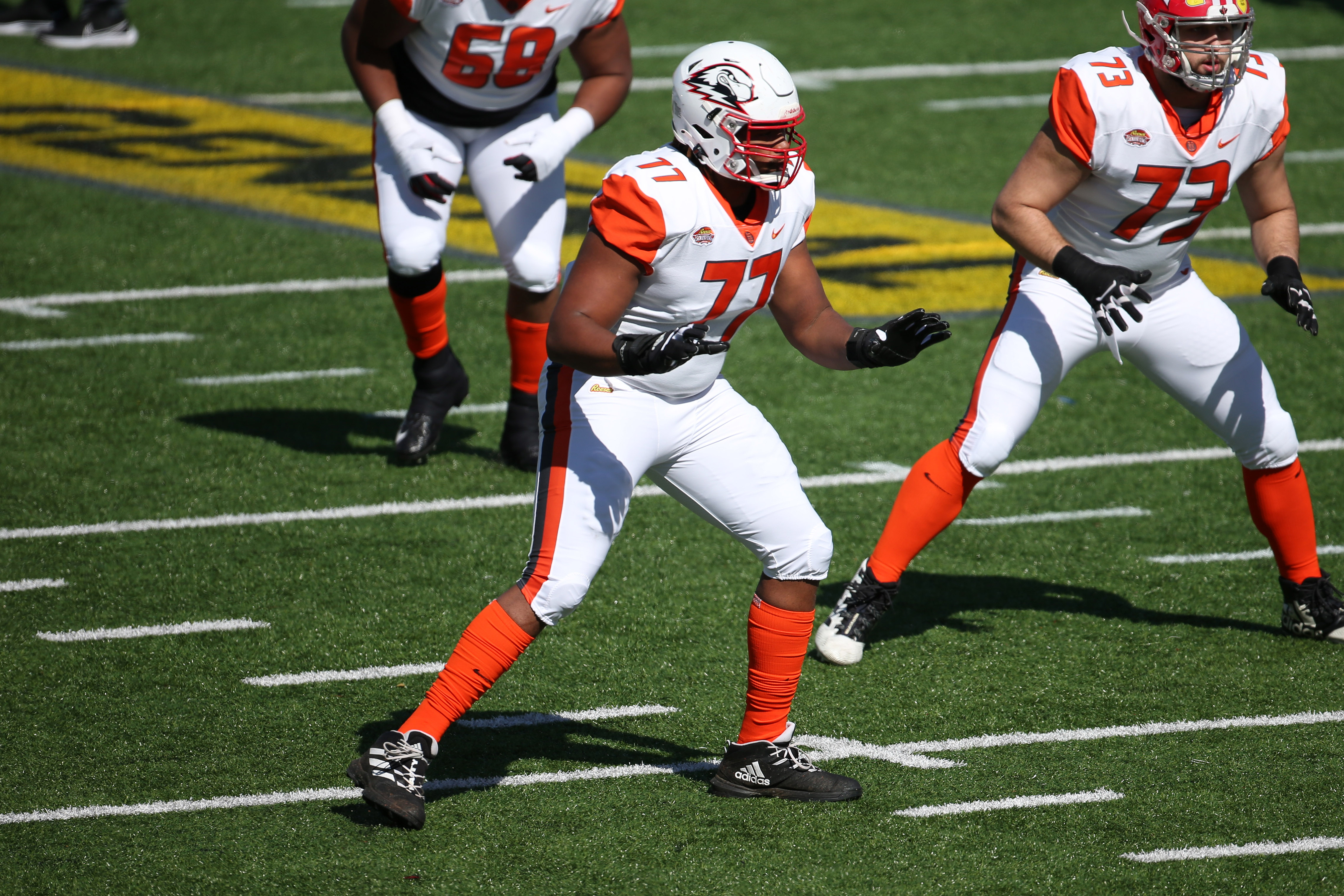 MOBILE, AL - FEBRUARY 05: American offensive lineman Braxton Jones of Southern Utah (77) during warm ups for the Reese's Senior Bowl on February 5, 2022 at Hancock Whitney Stadium in Mobile, Alabama.  (Photo by Michael Wade/Icon Sportswire via Getty Images)
