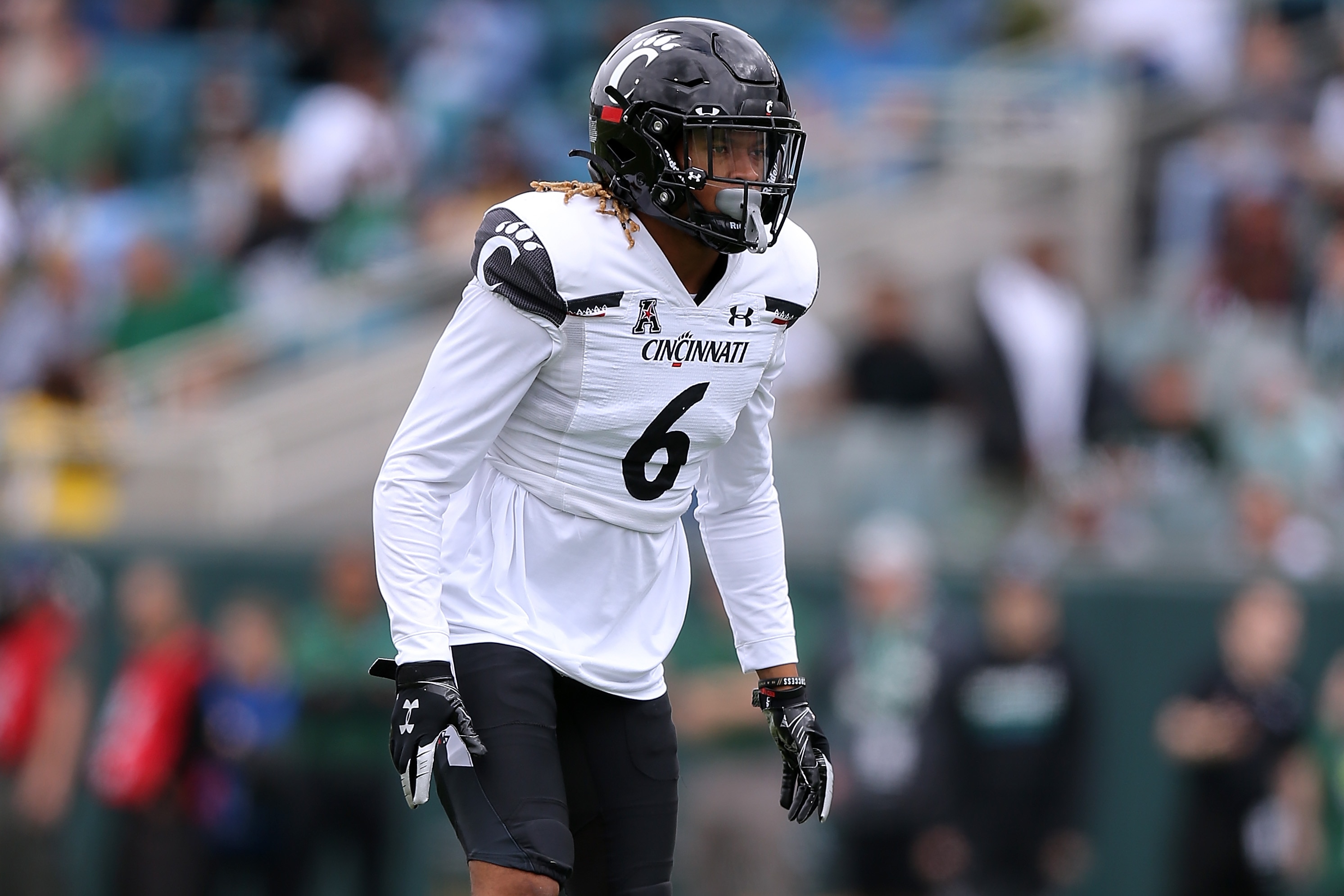 NEW ORLEANS, LOUISIANA - OCTOBER 30: Bryan Cook #6 of the Cincinnati Bearcats in action against the Tulane Green Wave during the second half at Yulman Stadium on October 30, 2021 in New Orleans, Louisiana. (Photo by Jonathan Bachman/Getty Images)