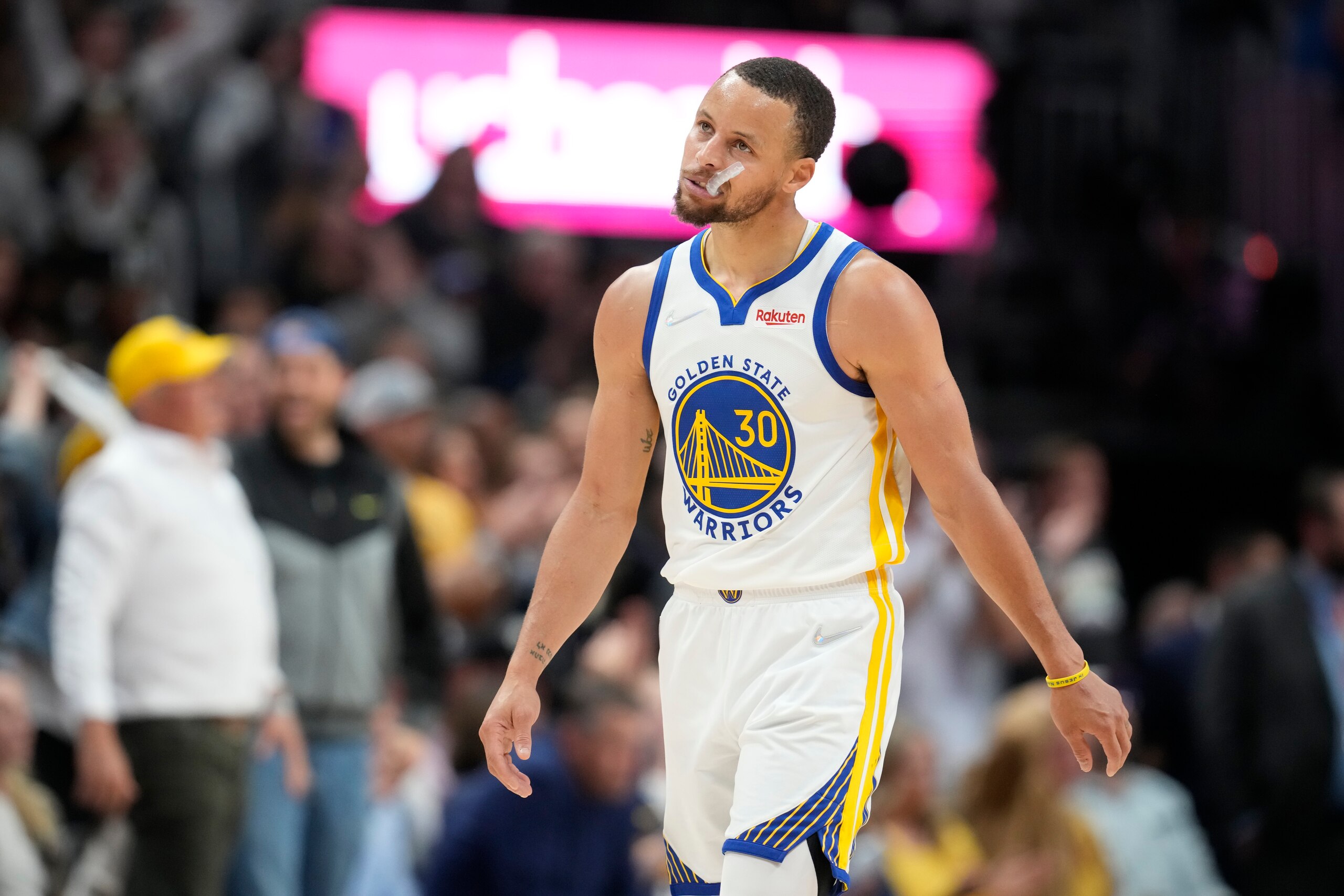 Golden State Warriors guard Stephen Curry reacts as time runs out in the second half of Game 4 of an NBA basketball first-round Western Conference playoff series against the Denver Nuggets, Sunday, April 24, 2022, in Denver. (AP Photo/David Zalubowski)