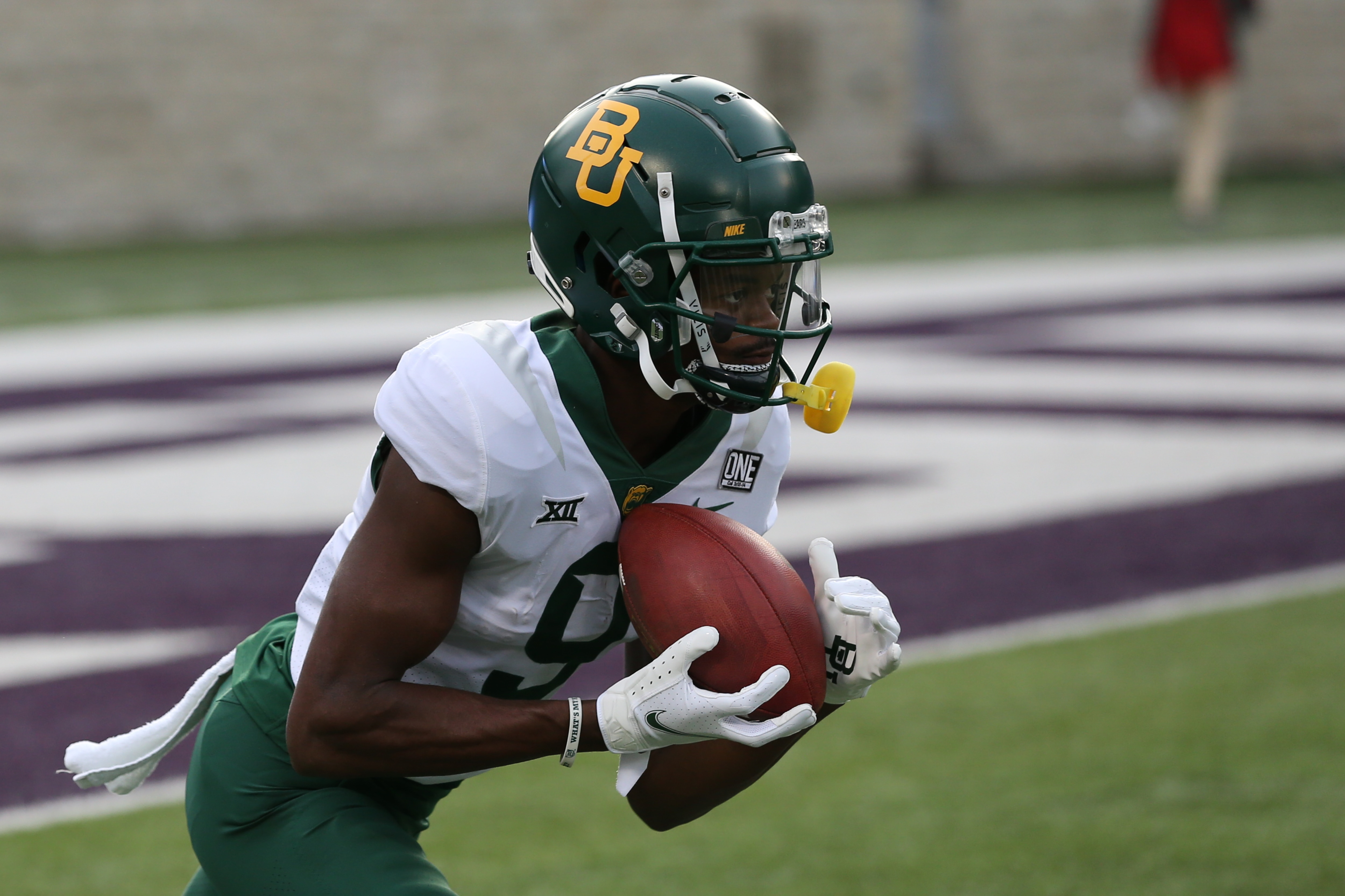 MANHATTAN, KS - NOVEMBER 20: Baylor Bears wide receiver Tyquan Thornton (9) before a Big 12 football game between the Baylor Bears and Kansas State Wildcats on Nov 20, 2021 at Bill Snyder Family Stadium in Manhattan, KS. (Photo by Scott Winters/Icon Sportswire via Getty Images)