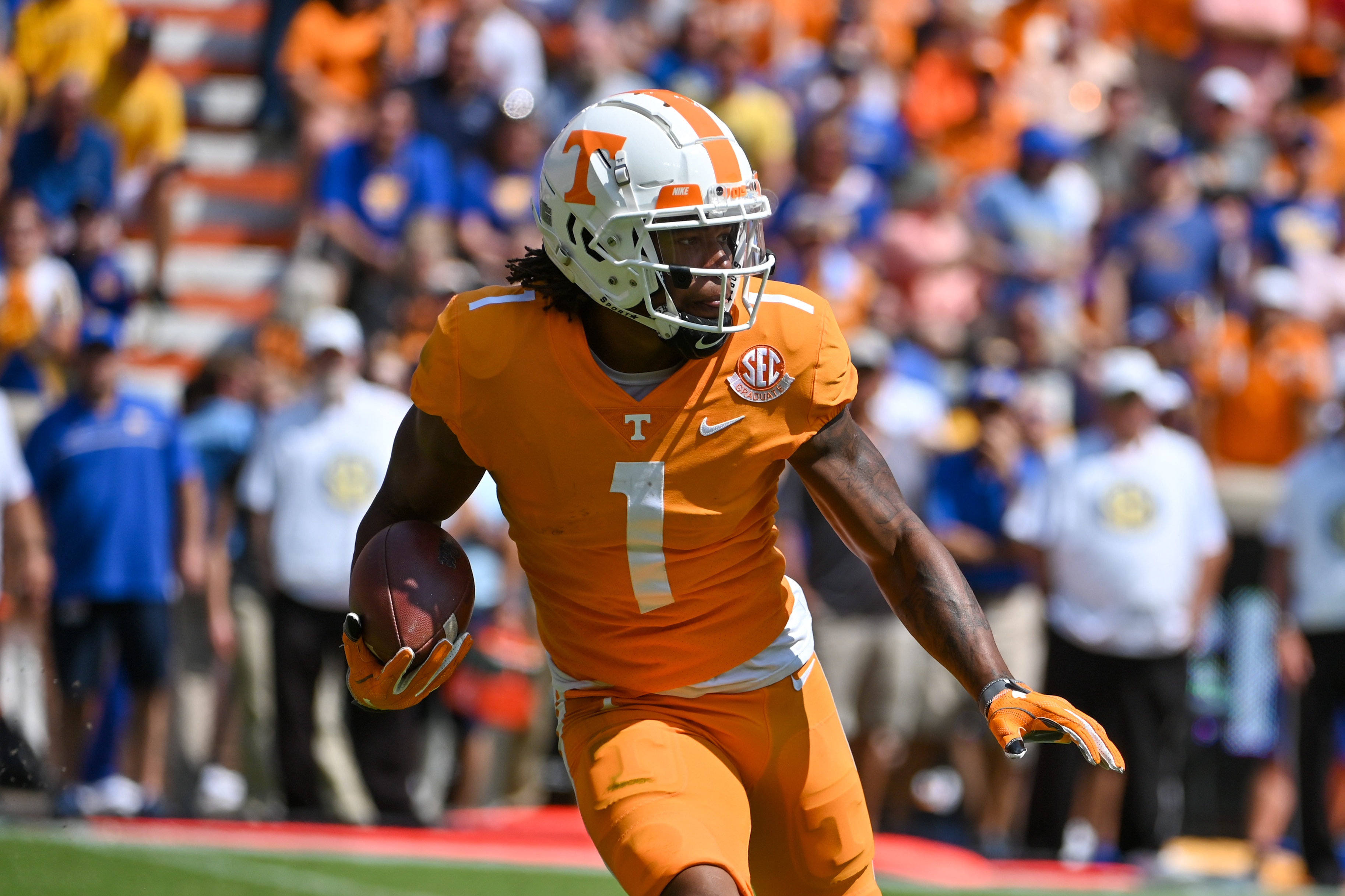 KNOXVILLE, TN - SEPTEMBER 11: Tennessee Volunteers wide receiver Velus Jones Jr. (1) runs the ball during the NCAA football game between the Pittsburgh Panthers and the Tennessee Volunteers on September 11, 2021, at Neyland Stadium in Knoxville, TN. (Photo by Kevin Langley/Icon Sportswire via Getty Images)