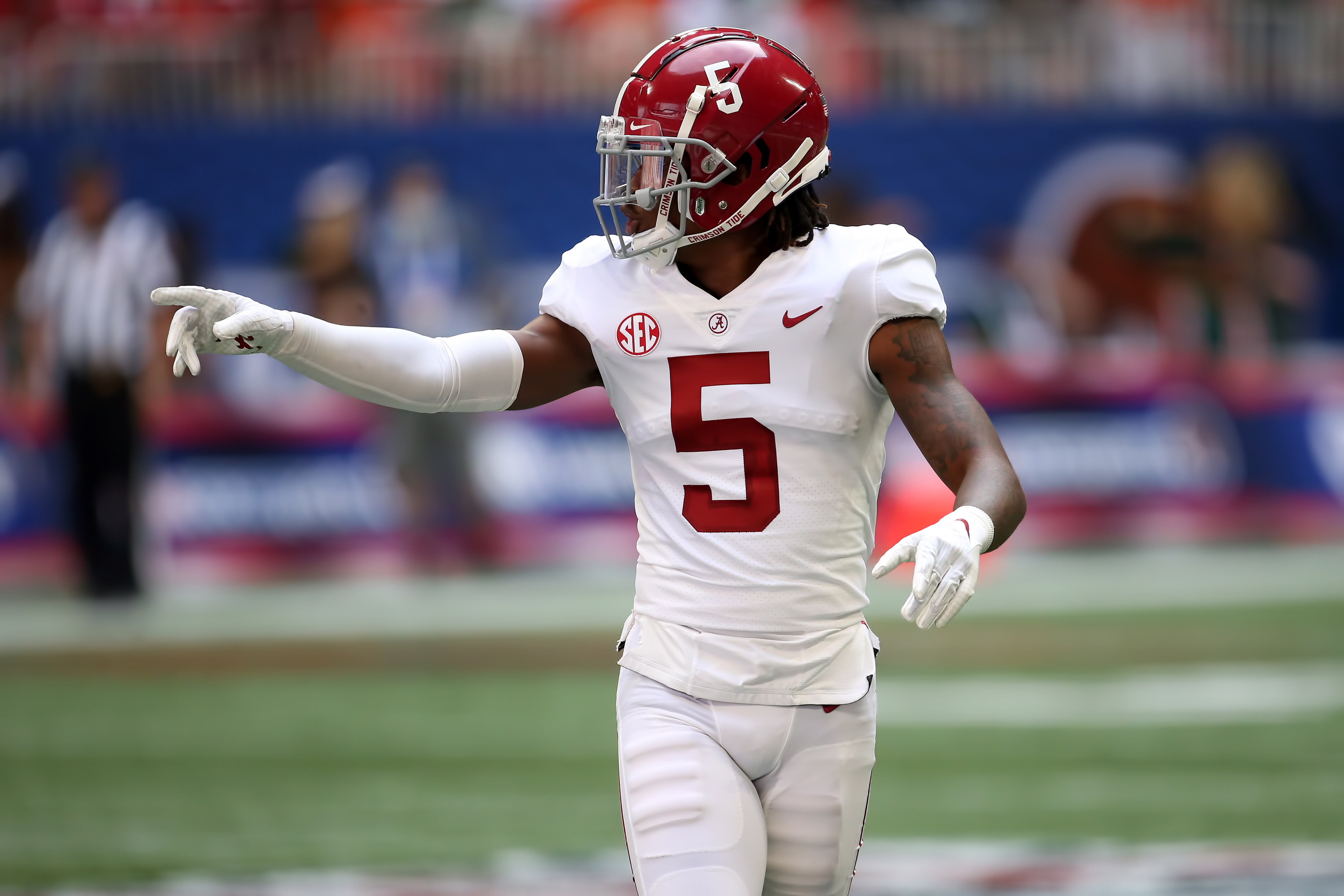 ATLANTA, GA - SEPTEMBER 04: Alabama Crimson Tide defensive back Jalyn Armour-Davis (5) during the Chick-fil-A Kickoff Game between the Miami Hurricanes and the Alabama Crimson Tide on September 4, 2021 at Mercedes Benz Stadium in Atlanta, Georgia.  (Photo by Michael Wade/Icon Sportswire via Getty Images)