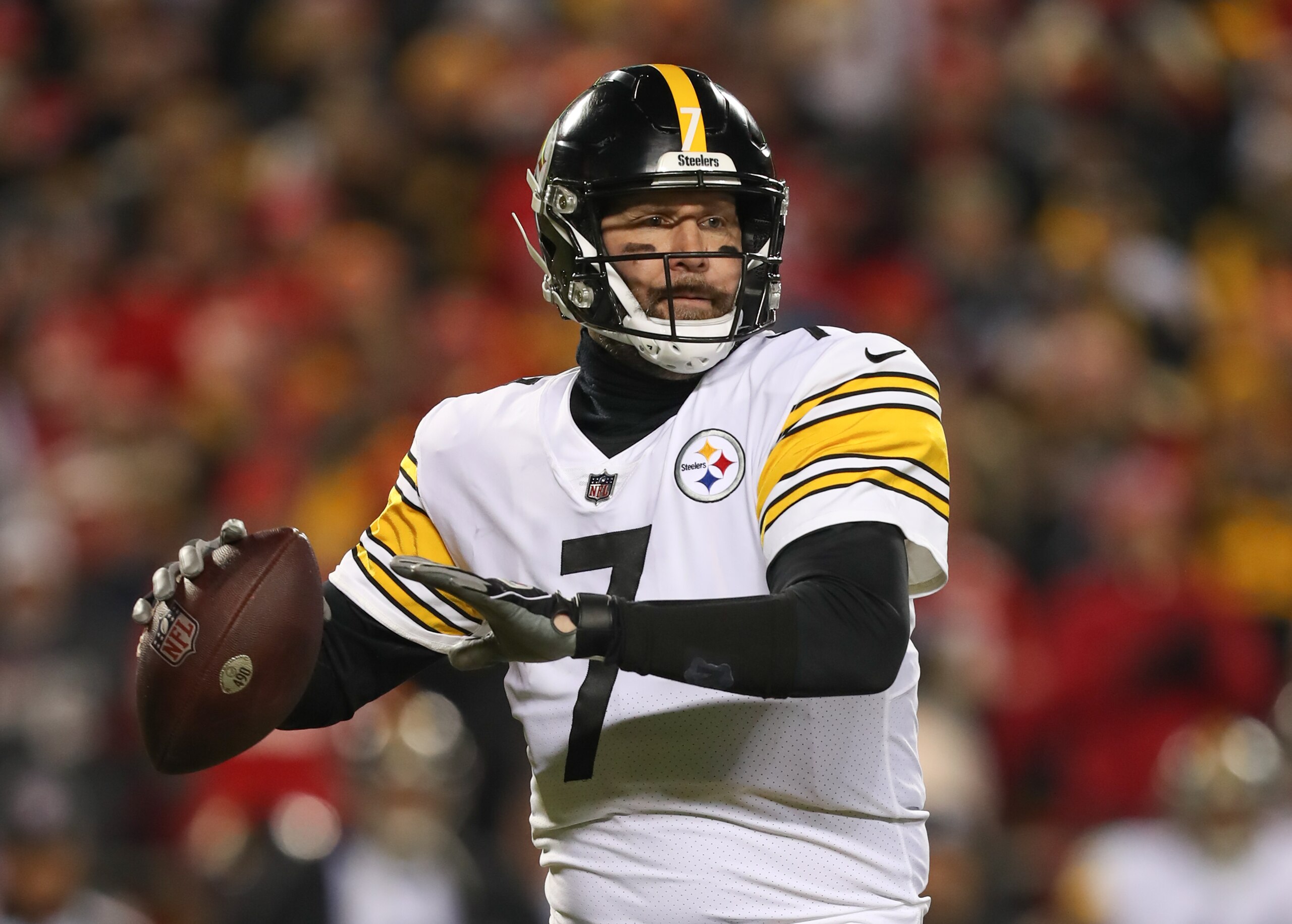 KANSAS CITY, MO - JANUARY 16: Pittsburgh Steelers quarterback Ben Roethlisberger (7) throws a pass in the third quarter of an AFC wild card playoff game between the Pittsburgh Steelers and Kansas City Chiefs on Jan 16, 2022 at GEHA Field at Arrowhead Stadium in Kansas City, MO. (Photo by Scott Winters/Icon Sportswire via Getty Images) KANSAS CITY, MO - JANUARY 16: Pittsburgh Steelers quarterback Ben Roethlisberger (7) throws a pass in the third quarter of an AFC wild card playoff game between the Pittsburgh Steelers and Kansas City Chiefs on Jan 16, 2022 at GEHA Field at Arrowhead Stadium in Kansas City, MO. (Photo by Scott Winters/Icon Sportswire via Getty Images)