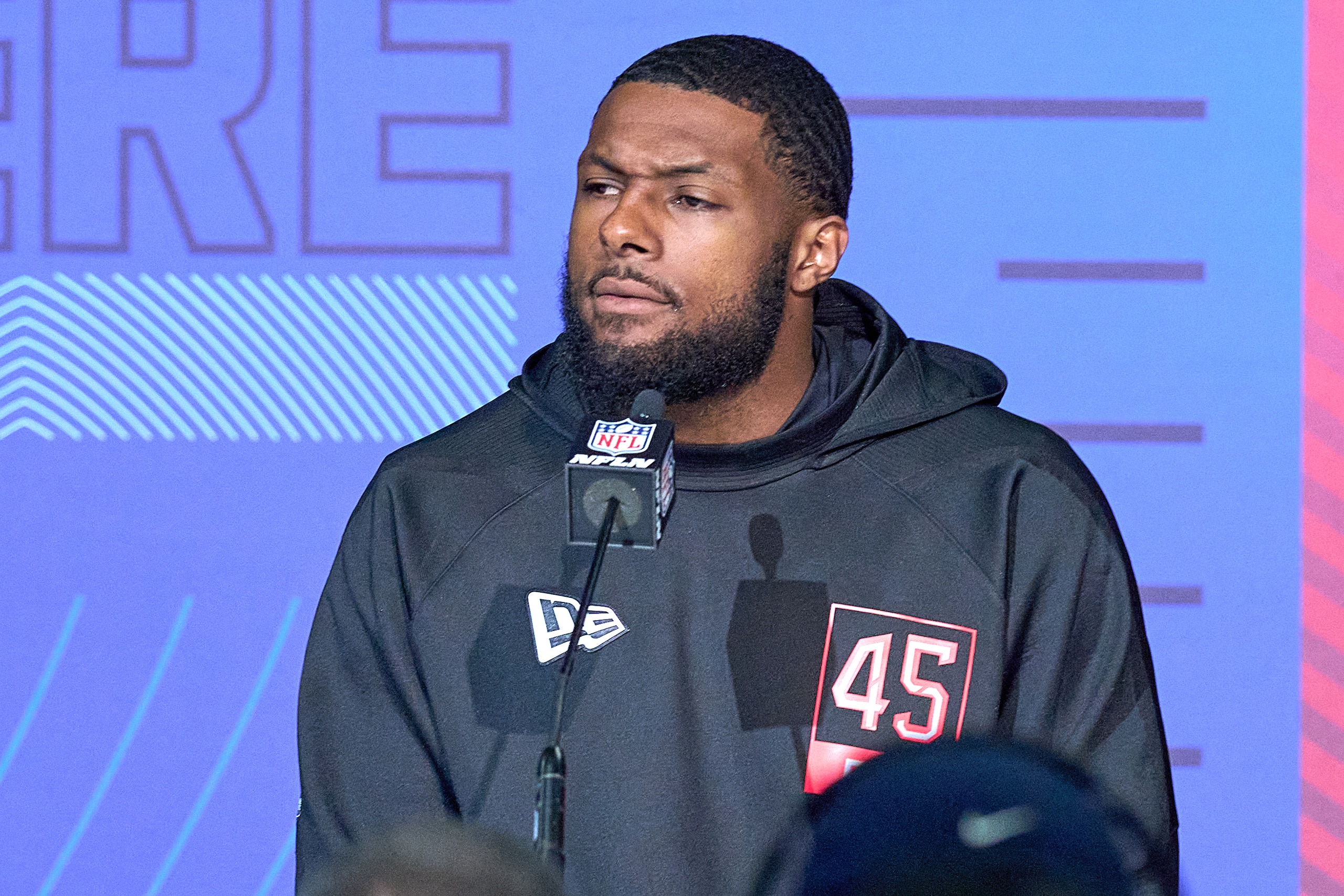 INDIANAPOLIS, IN - MARCH 04: Oregon defensive lineman Kayvon Thibodeaux answers questions from the media during the NFL Scouting Combine on March 4, 2022, at the Indiana Convention Center in Indianapolis, IN. (Photo by Robin Alam/Icon Sportswire via Getty Images)