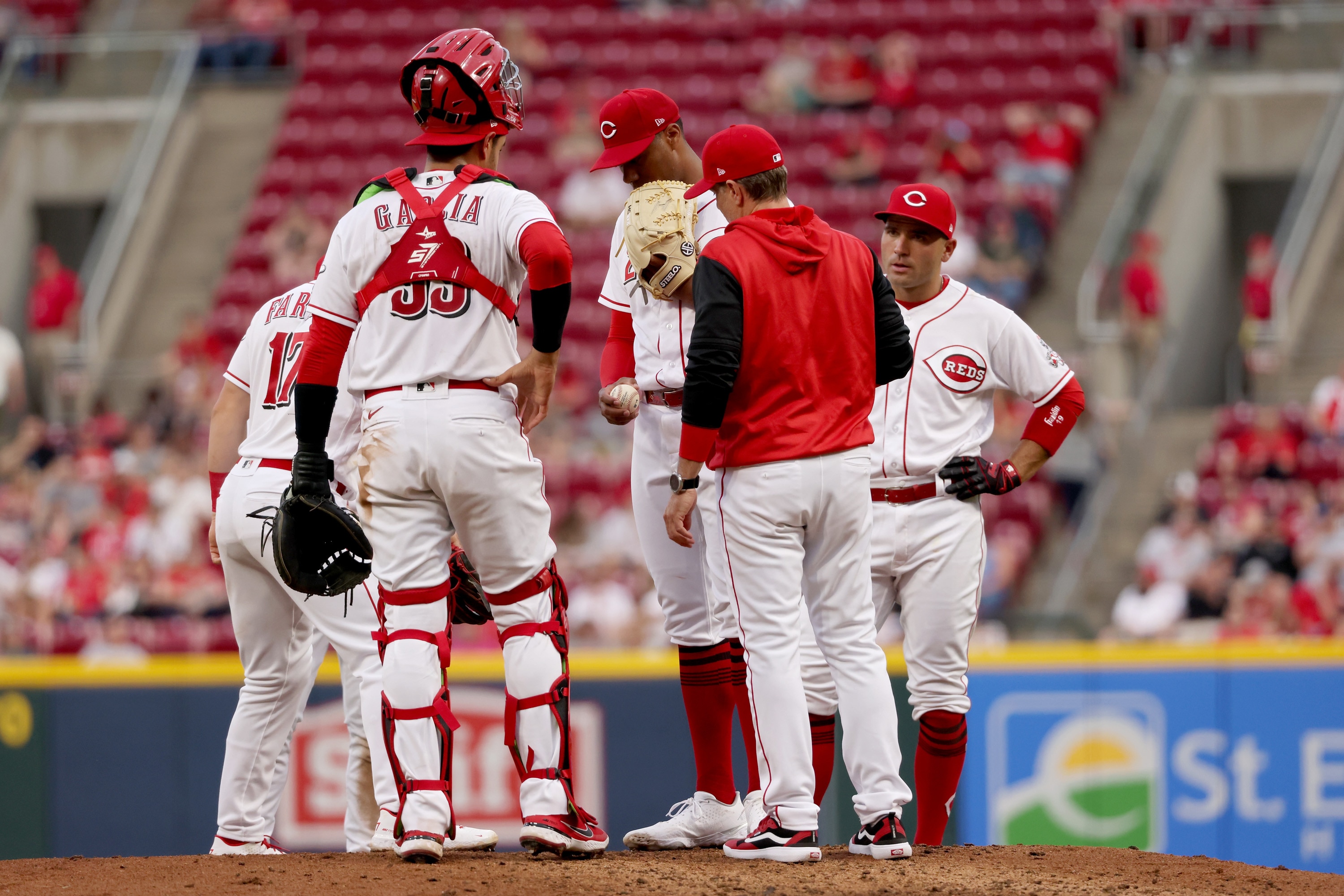 CINCINNATI, OHIO - APRIL 22: Manager David Bell of the Cincinnati Reds relieves Hunter Greene #21 of the Cincinnati Reds in the fourth inning against the St. Louis Cardinals at Great American Ball Park on April 22, 2022 in Cincinnati, Ohio. (Photo by Dylan Buell/Getty Images)