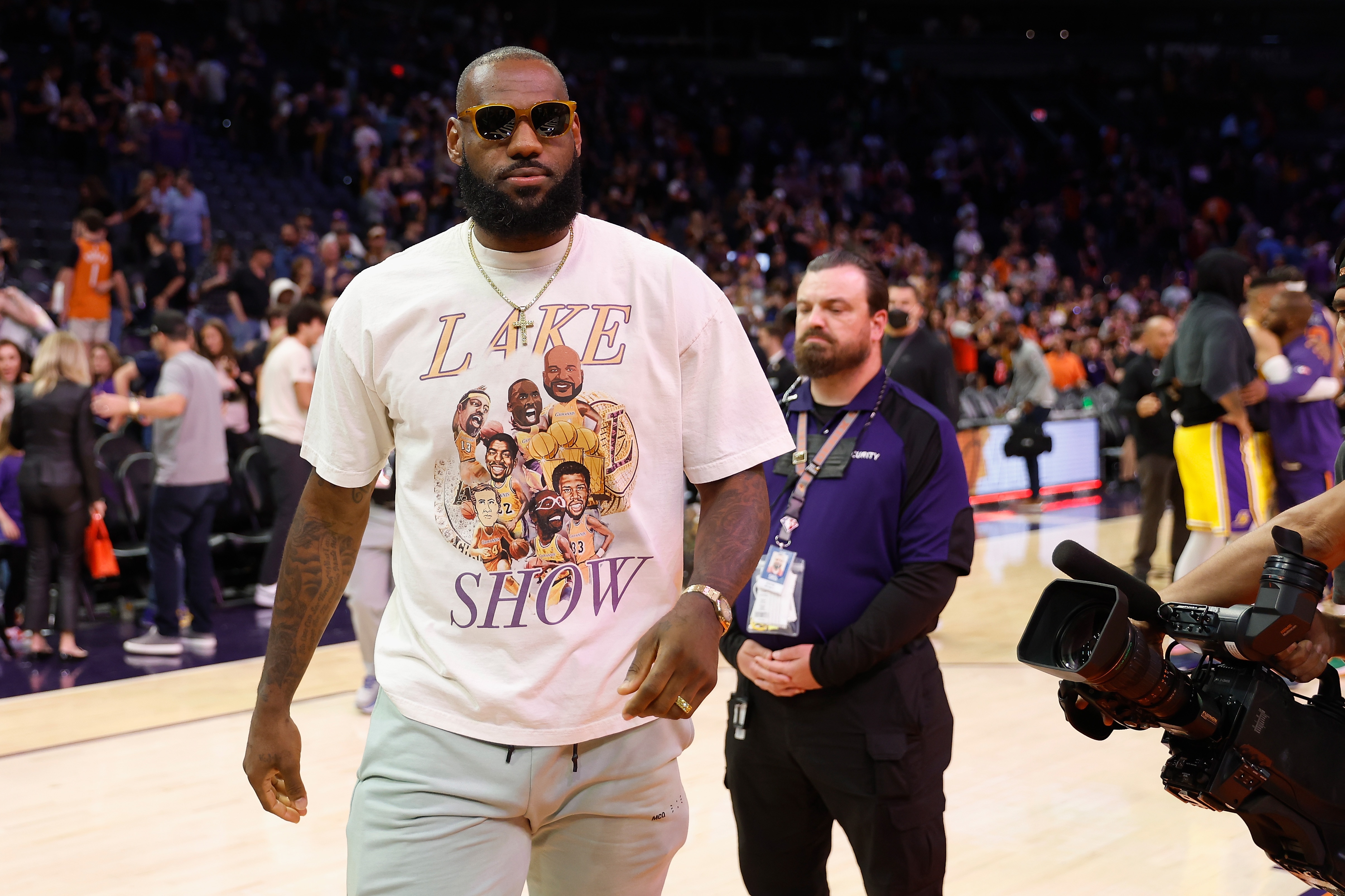 PHOENIX, ARIZONA - APRIL 05: LeBron James #6 of the Los Angeles Lakers walks off the court following the NBA game against the Phoenix Suns at Footprint Center on April 05, 2022 in Phoenix, Arizona.  The Suns defeated the Lakers 121-110. NOTE TO USER: User expressly acknowledges and agrees that, by downloading and or using this photograph, User is consenting to the terms and conditions of the Getty Images License Agreement. (Photo by Christian Petersen/Getty Images)