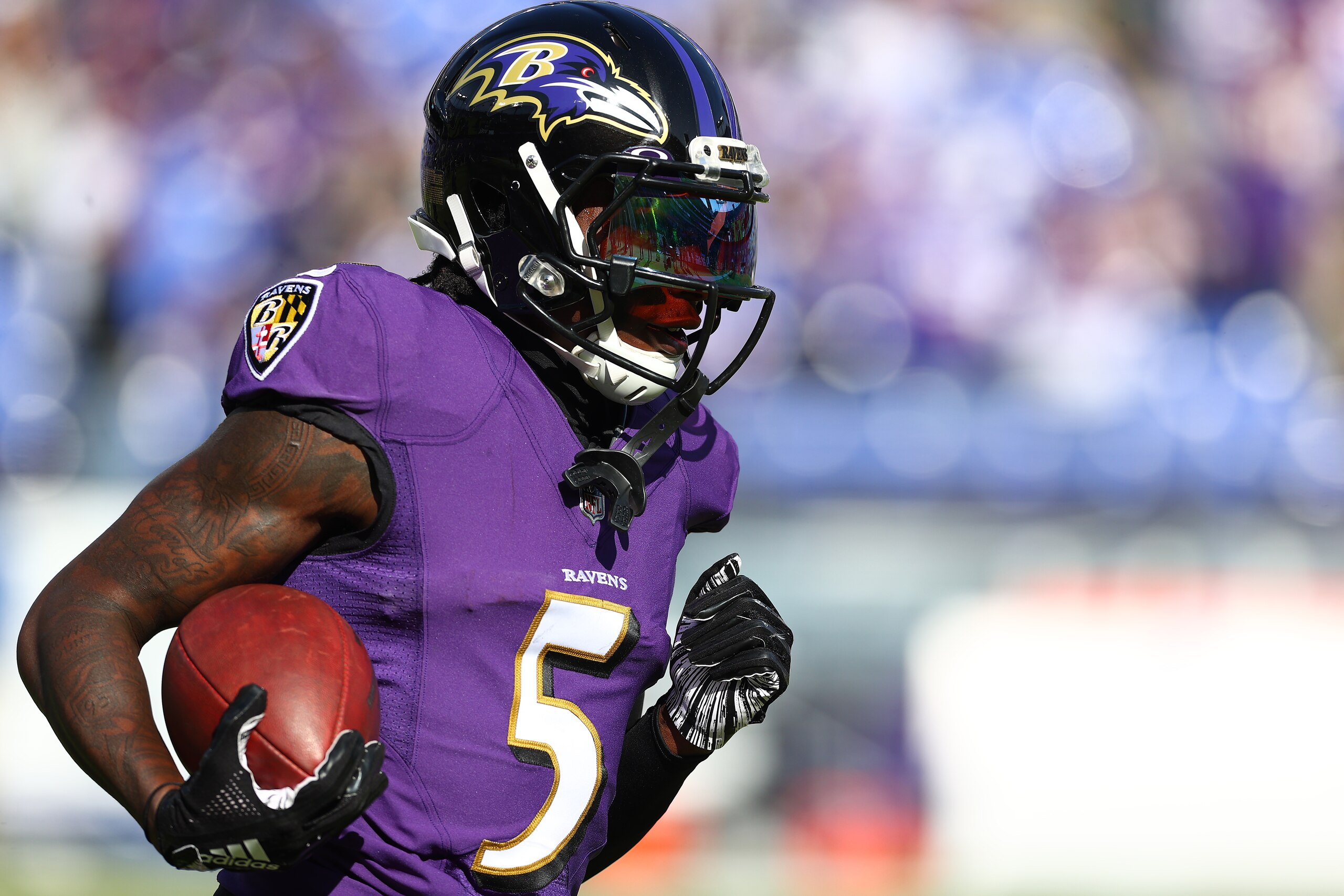 BALTIMORE, MARYLAND - NOVEMBER 07: Marquise Brown #5 of the Baltimore Ravens warms up before the game against the Minnesota Vikings at M&T Bank Stadium on November 07, 2021 in Baltimore, Maryland. (Photo by Todd Olszewski/Getty Images)