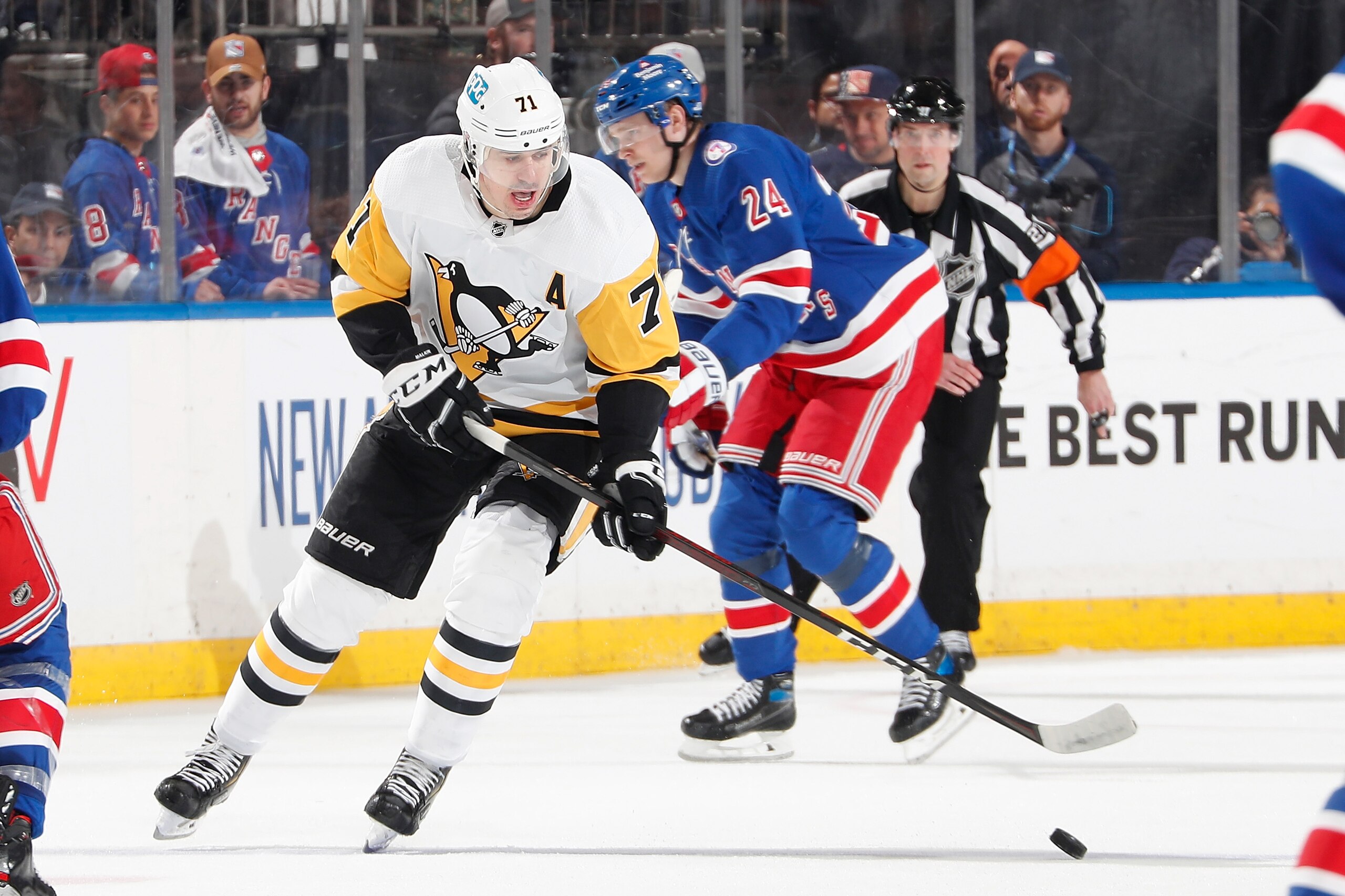NEW YORK, NEW YORK - MAY 05: Evgeni Malkin #71 of the Pittsburgh Penguins plays the puck against the New York Rangers in Game Two of the First Round of the 2022 Stanley Cup Playoffs at Madison Square Garden on May 05, 2022 in New York City. (Photo by Jared Silber/NHLI via Getty Images)