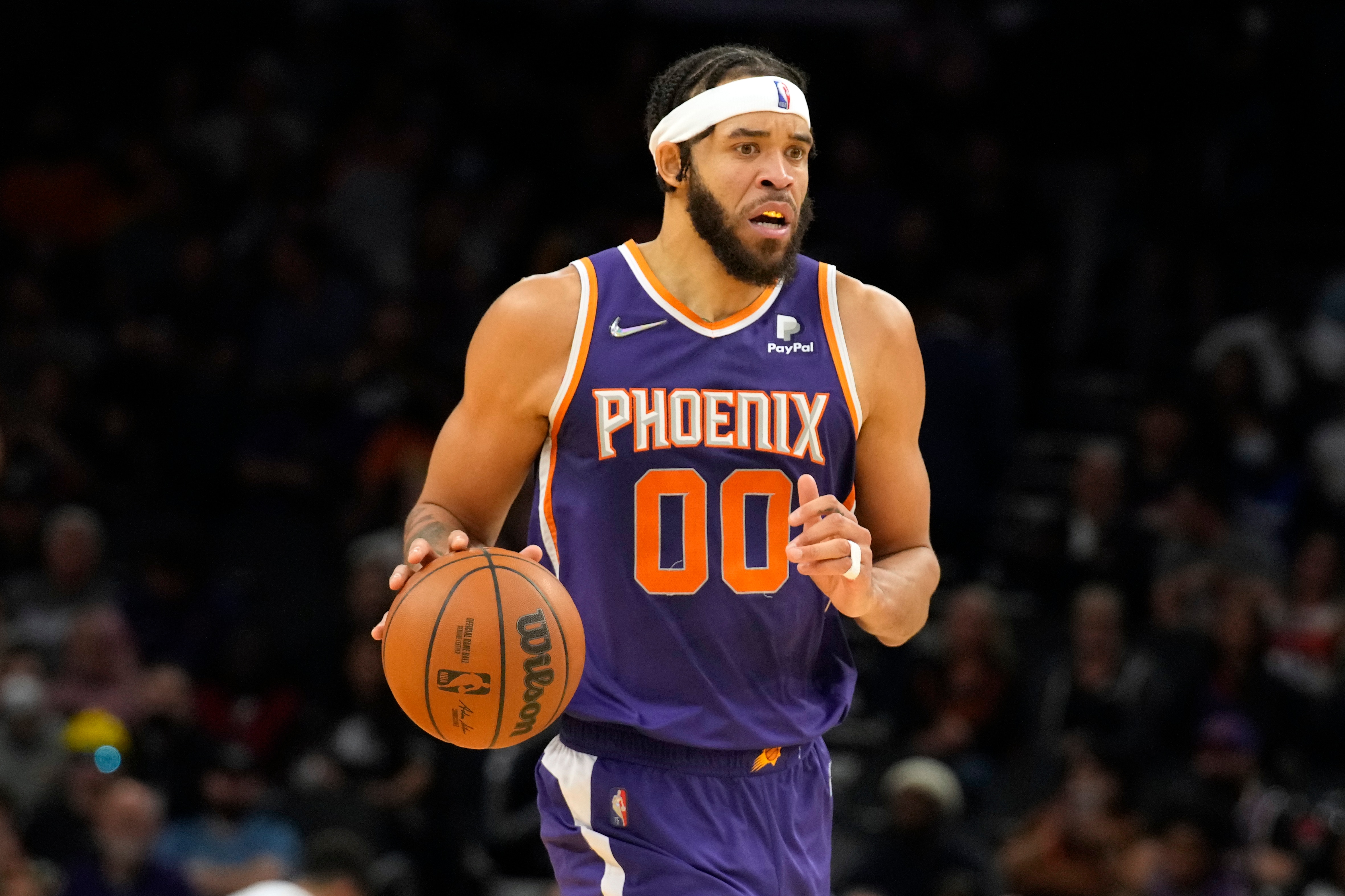 Phoenix Suns center JaVale McGee (00) during the first half of an NBA basketball game against the Los Angeles Lakers, Tuesday, April 5, 2022, in Phoenix. (AP Photo/Rick Scuteri)