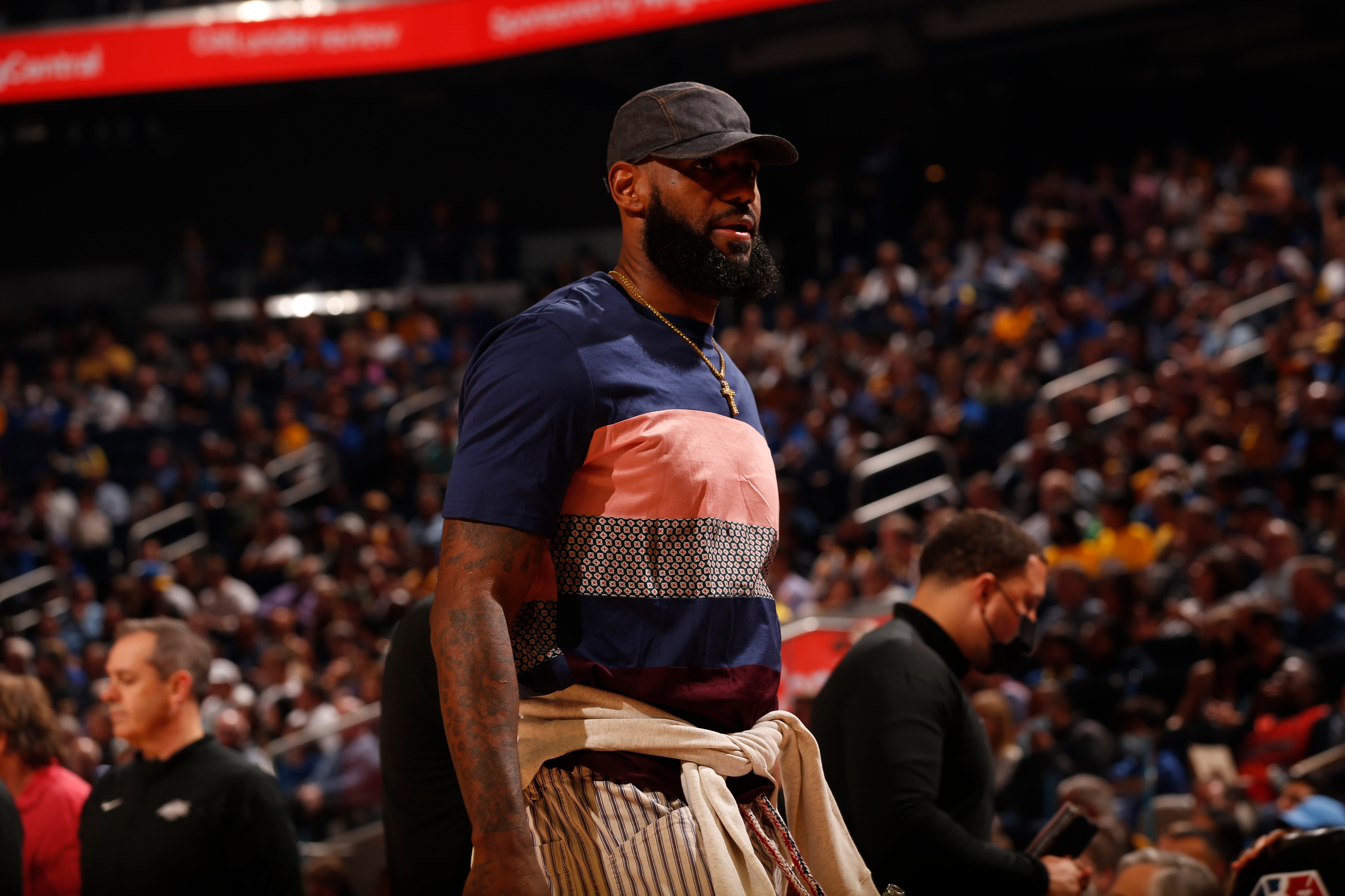 SAN FRANCISCO, CA - APRIL 7: LeBron James #6 of the Los Angeles Lakers looks on during the game against the Golden State Warriors on April 7, 2022 at Chase Center in San Francisco, California. NOTE TO USER: User expressly acknowledges and agrees that, by downloading and or using this photograph, user is consenting to the terms and conditions of Getty Images License Agreement. Mandatory Copyright Notice: Copyright 2022 NBAE (Photo by Jed Jacobsohn/NBAE via Getty Images)