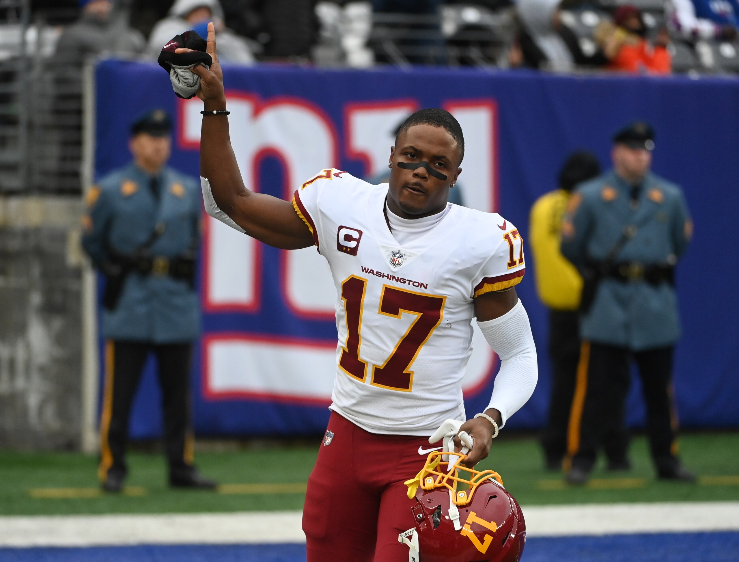 EAST RUTHERFORD, NJ - JANUARY 9: Washington Football Team wide receiver Terry McLaurin (17) waves to fans as he takes the field before the game between the Washington Football Team and the New York Giants at MetLife Stadium on Sunday, January 9, 2022. (Photo by Jonathan Newton/The Washington Post via Getty Images) EAST RUTHERFORD, NJ - JANUARY 9: Washington Football Team wide receiver Terry McLaurin (17) waves to fans as he takes the field before the game between the Washington Football Team and the New York Giants at MetLife Stadium on Sunday, January 9, 2022. (Photo by Jonathan Newton/The Washington Post via Getty Images)