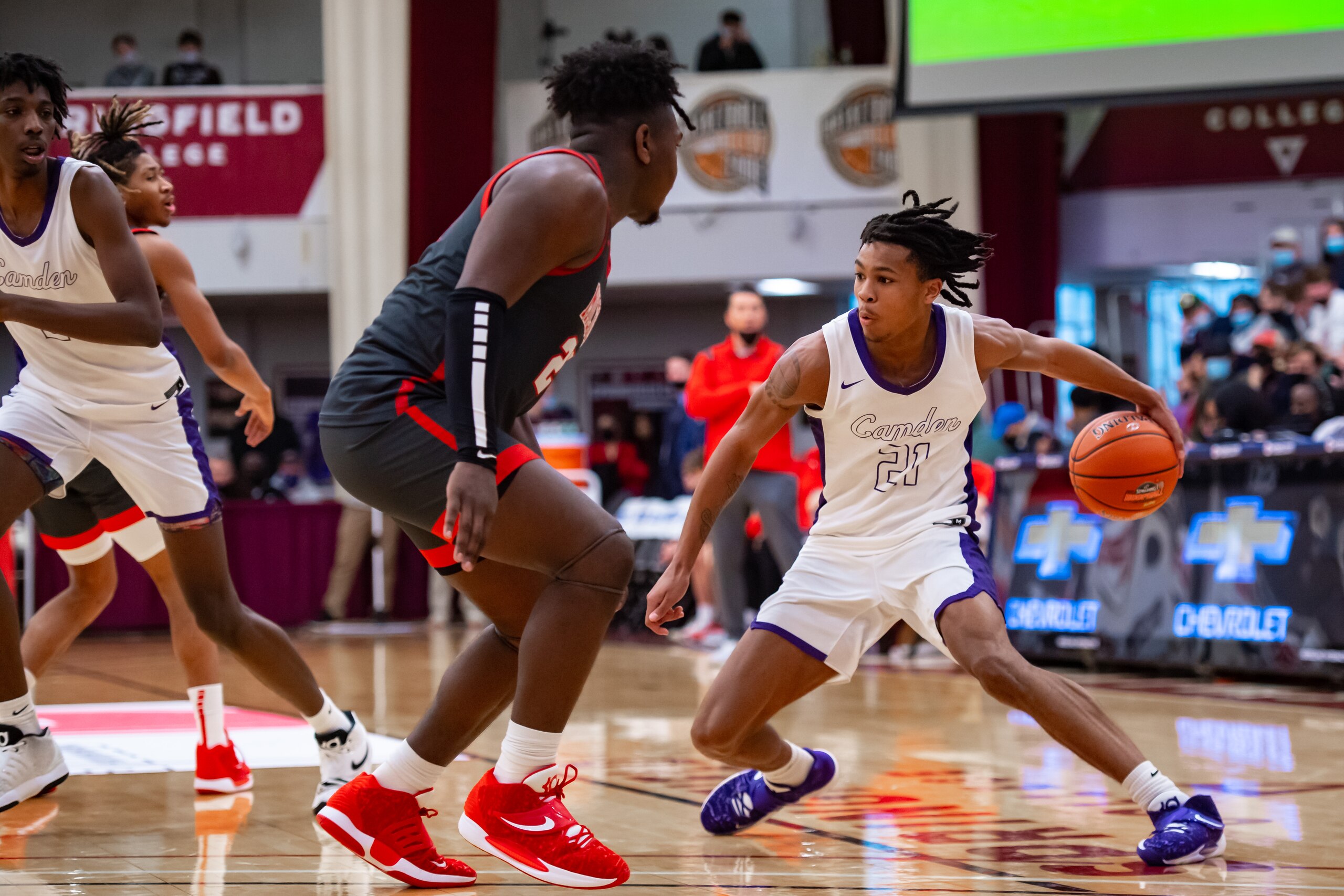 SPRINGFIELD, MA - JANUARY 17: DJ Wagner of Camden (21) makes a move during the second half of the Spalding Hoophall Classic high school basketball game between Camden and Milton on January 17, 2022 at Blake Arena in Springfield, MA (Photo by John Jones/Icon Sportswire via Getty Images) SPRINGFIELD, MA - JANUARY 17: DJ Wagner of Camden (21) makes a move during the second half of the Spalding Hoophall Classic high school basketball game between Camden and Milton on January 17, 2022 at Blake Arena in Springfield, MA (Photo by John Jones/Icon Sportswire via Getty Images)