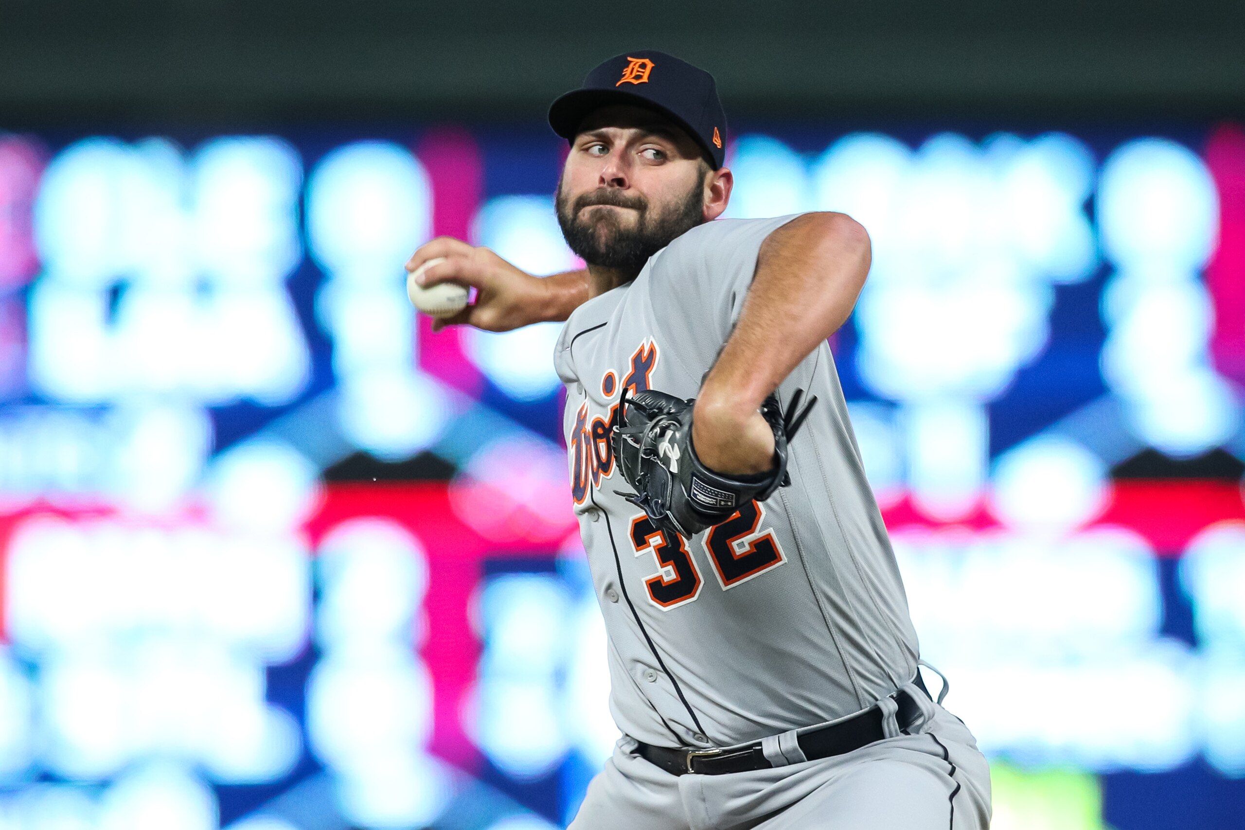 MINNEAPOLIS, MN - APRIL 26: Michael Fulmer #32 of the Detroit Tigers delivers a pitch against the Minnesota Twins in the eighth inning of the game at Target Field on April 26, 2022 in Minneapolis, Minnesota. The Twins defeated the Tigers 5-4. (Photo by David Berding/Getty Images) MINNEAPOLIS, MN - APRIL 26: Michael Fulmer #32 of the Detroit Tigers delivers a pitch against the Minnesota Twins in the eighth inning of the game at Target Field on April 26, 2022 in Minneapolis, Minnesota. The Twins defeated the Tigers 5-4. (Photo by David Berding/Getty Images)