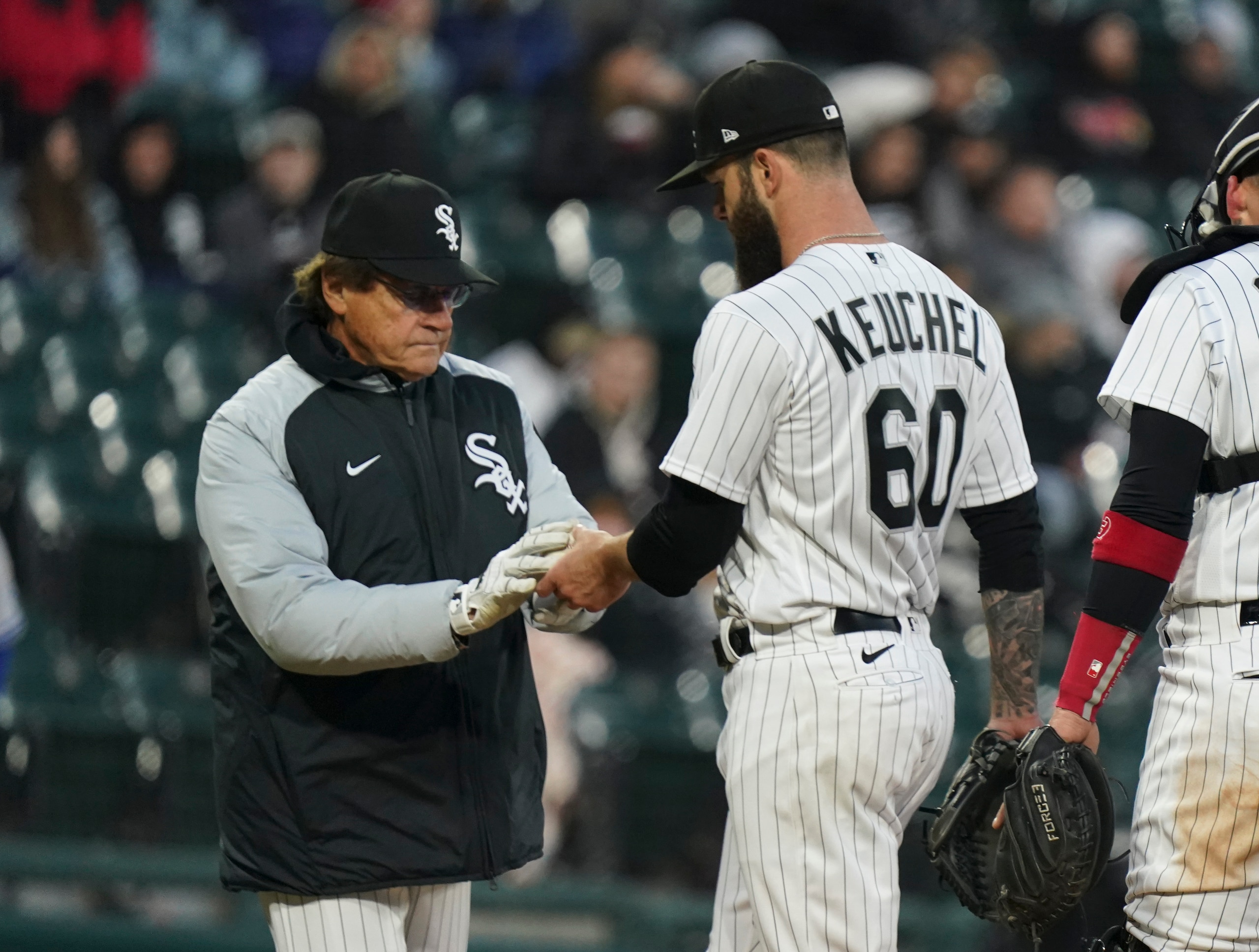 CHICAGO, ILLINOIS - APRIL 26:  Manager Tony La Russa #22 of the Chicago White Sox removes Dallas Keuchel #60 of the Chicago White Sox during the fifth inning of a game against the Kansas City Royals at Guaranteed Rate Field on April 26, 2022 in Chicago, Illinois. (Photo by Nuccio DiNuzzo/Getty Images)