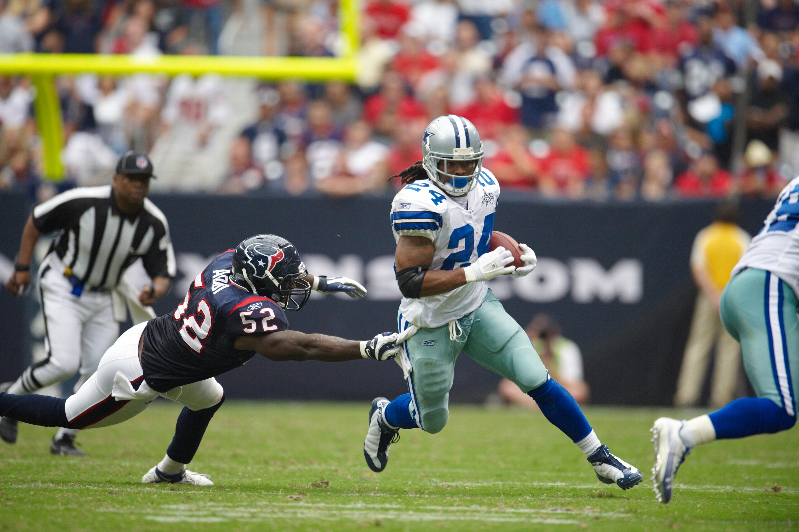 Football: Dallas Cowboys Marion Barber (24) in action, rushing vs Houston Texans. Houston, TX 9/26/2010 CREDIT: John Biever (Photo by John Biever /Sports Illustrated via Getty Images) (Set Number: X84764 TK1 R4 F131 )