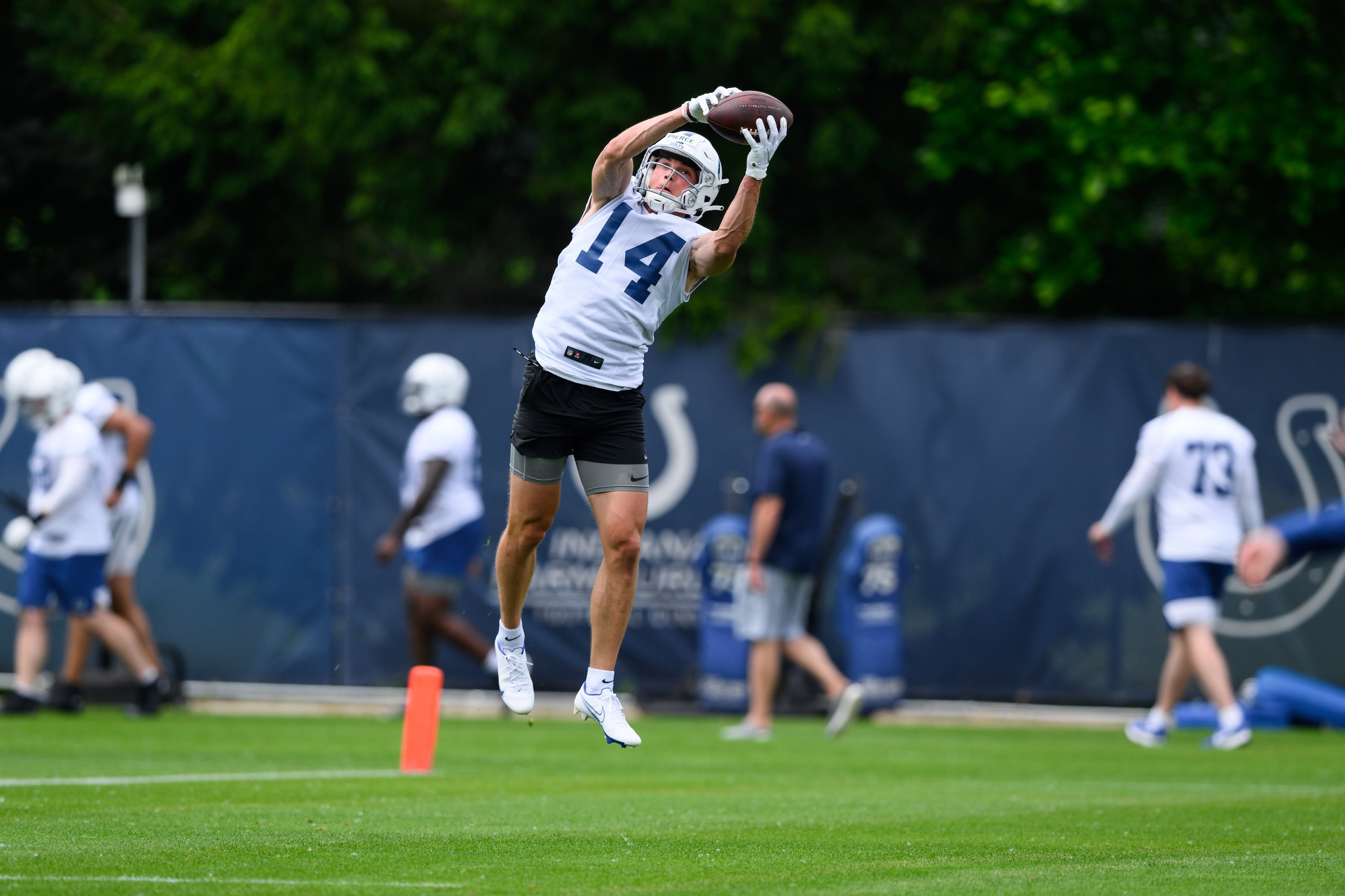 INDIANAPOLIS, IN - JUNE 01: Indianapolis Colts wide receiver Alec Pierce (14) runs through a drill during the Indianapolis Colts OTA offseason workouts on June 1, 2022 at the Indiana Farm Bureau Football Center in Indianapolis, IN. (Photo by Zach Bolinger/Icon Sportswire via Getty Images) INDIANAPOLIS, IN - JUNE 01: Indianapolis Colts wide receiver Alec Pierce (14) runs through a drill during the Indianapolis Colts OTA offseason workouts on June 1, 2022 at the Indiana Farm Bureau Football Center in Indianapolis, IN. (Photo by Zach Bolinger/Icon Sportswire via Getty Images)