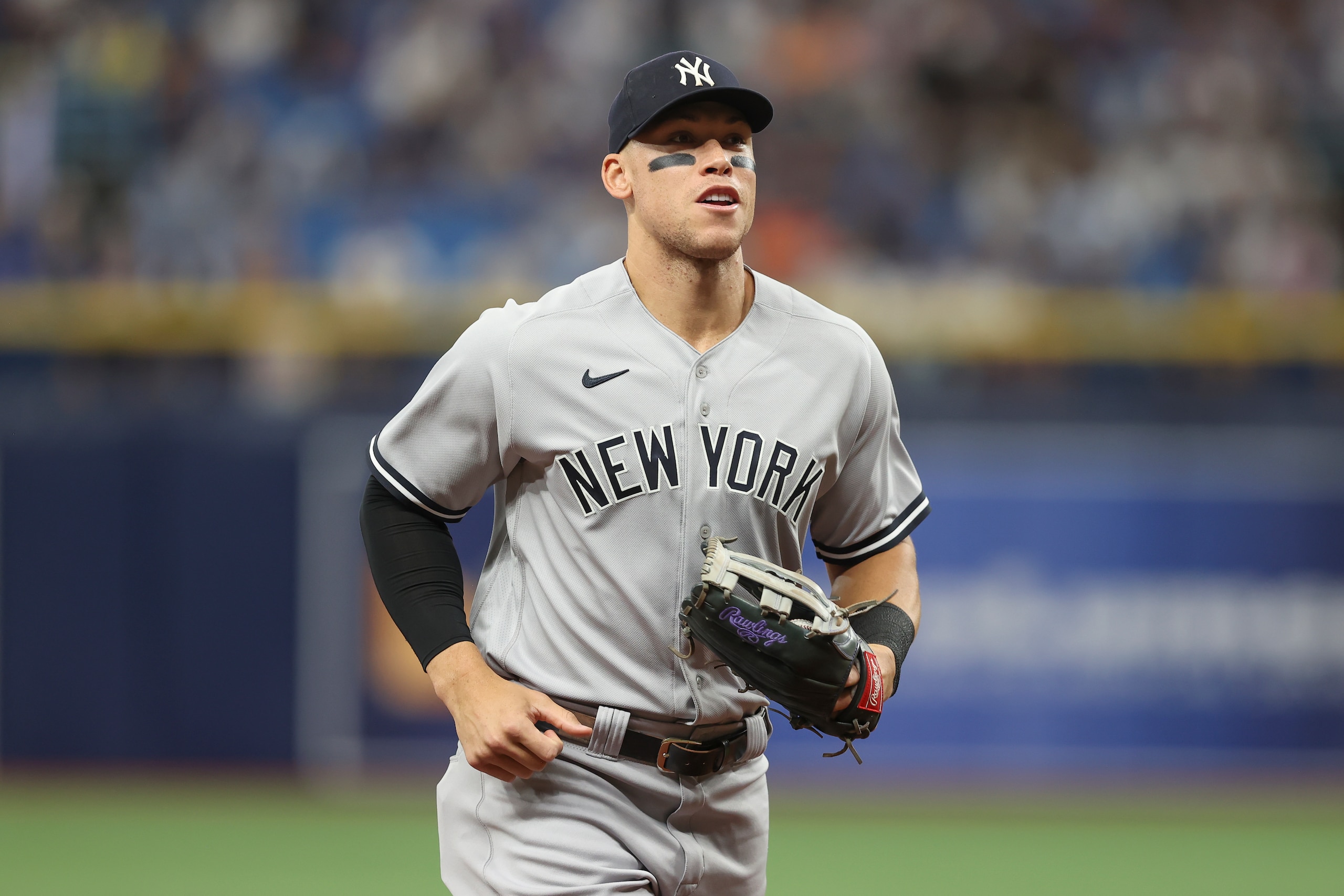 ST. PETERSBURG, FL - MAY 27: New York Yankees right fielder Aaron Judge (99) during the MLB regular season game between the New York Yankees and the Tampa Bay Rays on May 27, 2022, at Tropicana Field in St. Petersburg, FL. (Photo by Mark LoMoglio/Icon Sportswire via Getty Images)