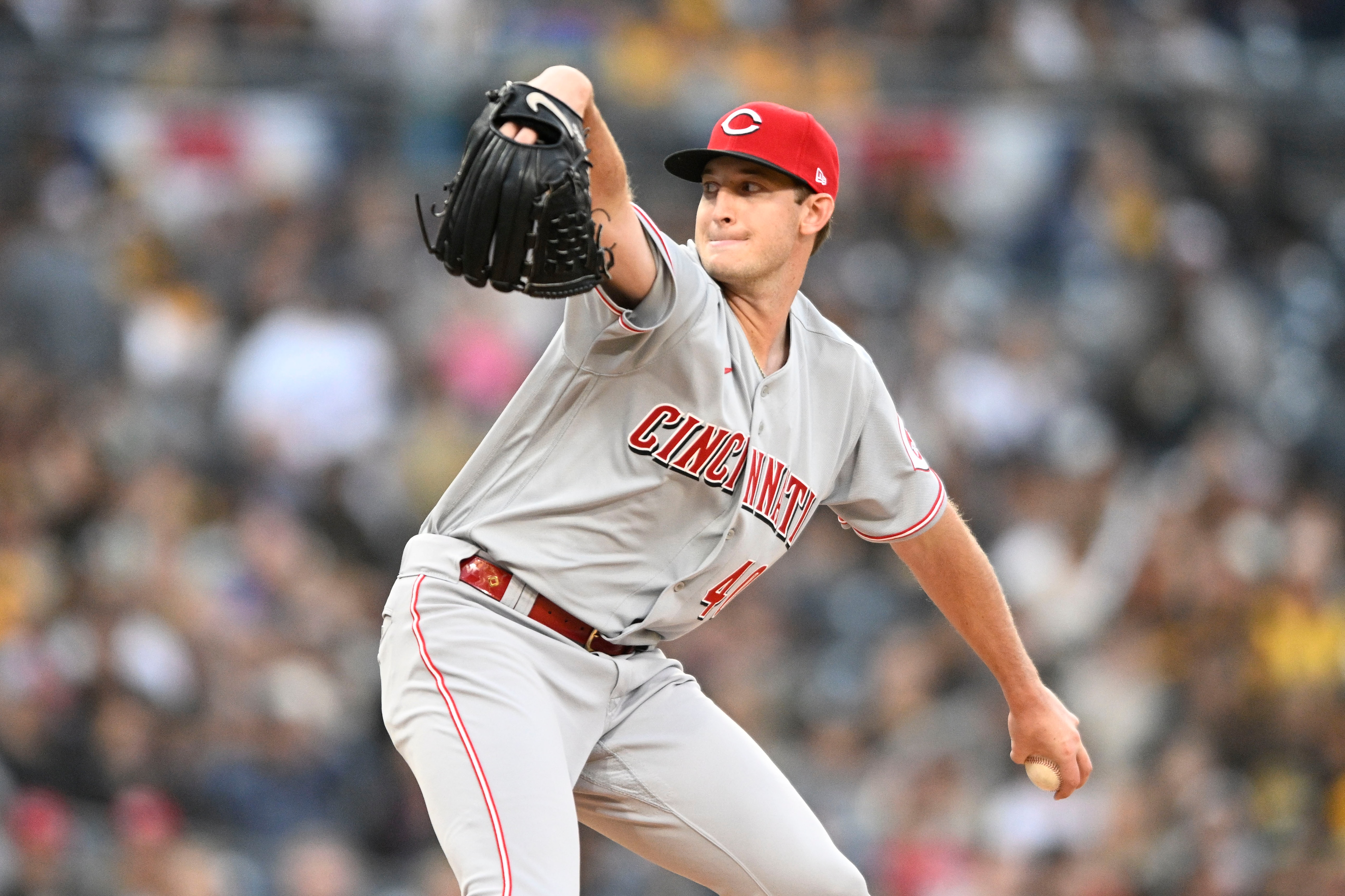 SAN DIEGO, CA - APRIL 18:  Nick Lodolo #40 of the Cincinnati Reds pitches during the first inning of a baseball game against the San Diego Padres on April 18, 2022 at Petco Park in San Diego, California. (Photo by Denis Poroy/Getty Images)