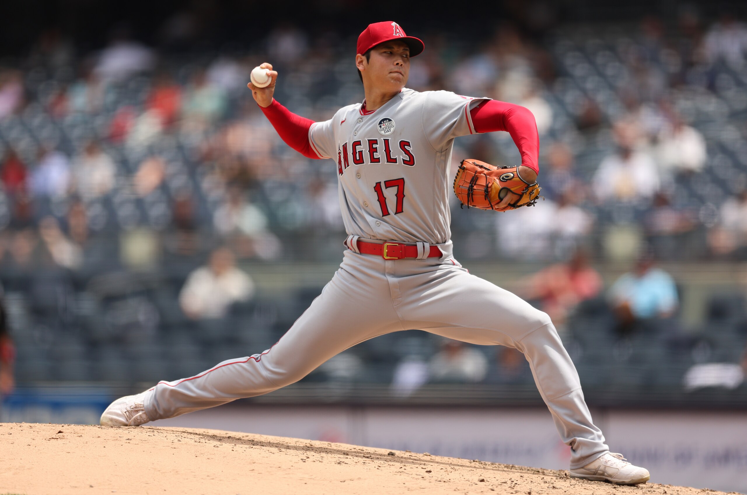 NEW YORK, NEW YORK - JUNE 02: Shohei Ohtani #17 of theof the Los Angeles Angels throws a pitch during the second inning of game one of a doubleheader against the New York Yankees at Yankee Stadium on June 02, 2022 in New York City. (Photo by Dustin Satloff/Getty Images)