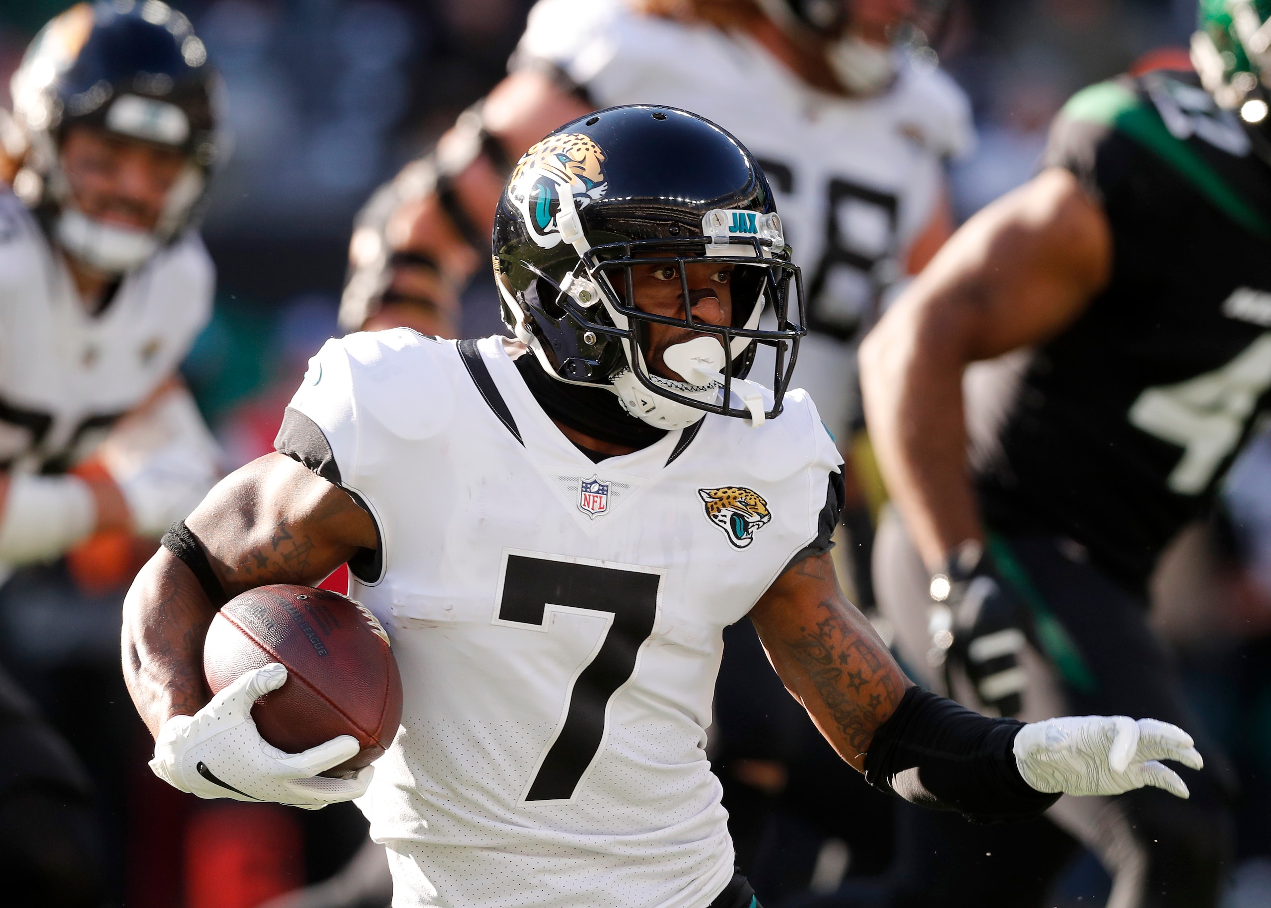 EAST RUTHERFORD, NEW JERSEY - DECEMBER 26: (NEW YORK DAILIES OUT) Tavon Austin #7 of the Jacksonville Jaguars in action against the New York Jets at MetLife Stadium on December 26, 2021 in East Rutherford, New Jersey. The Jets defeated the Jaguars 26-21. (Photo by Jim McIsaac/Getty Images) EAST RUTHERFORD, NEW JERSEY - DECEMBER 26: (NEW YORK DAILIES OUT) Tavon Austin #7 of the Jacksonville Jaguars in action against the New York Jets at MetLife Stadium on December 26, 2021 in East Rutherford, New Jersey. The Jets defeated the Jaguars 26-21. (Photo by Jim McIsaac/Getty Images)